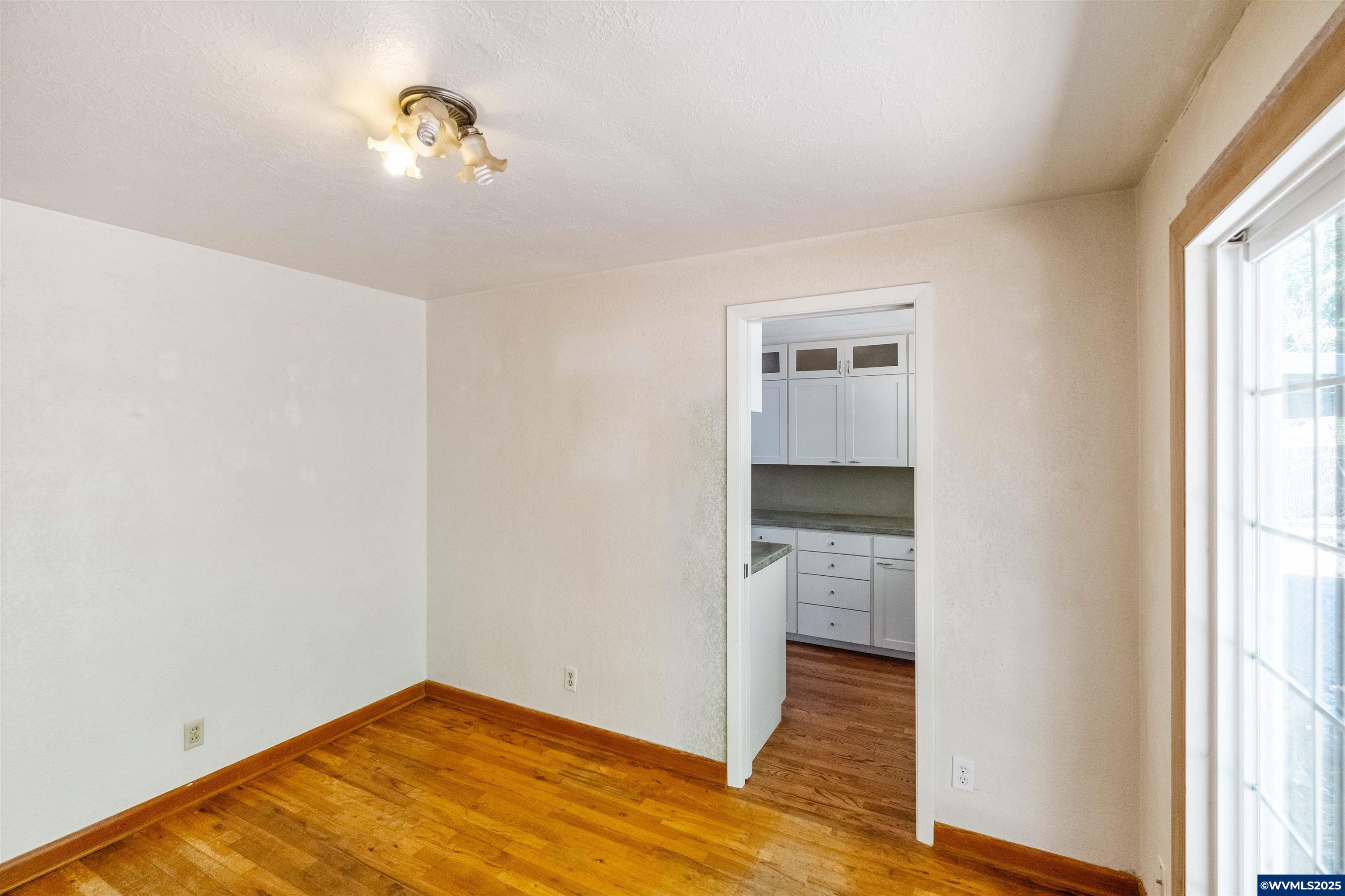 875 Piedmont Av NW