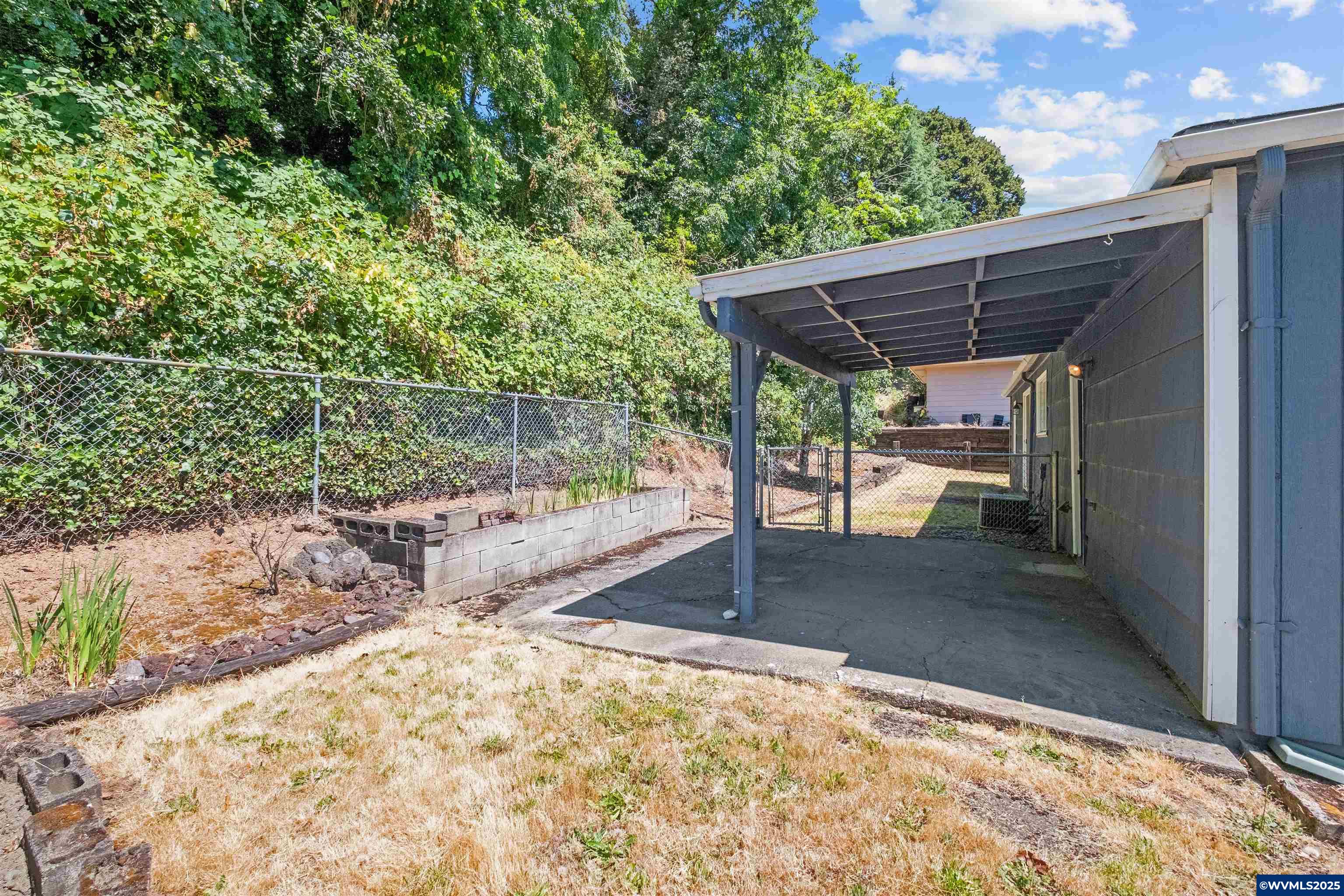 875 Piedmont Av NW