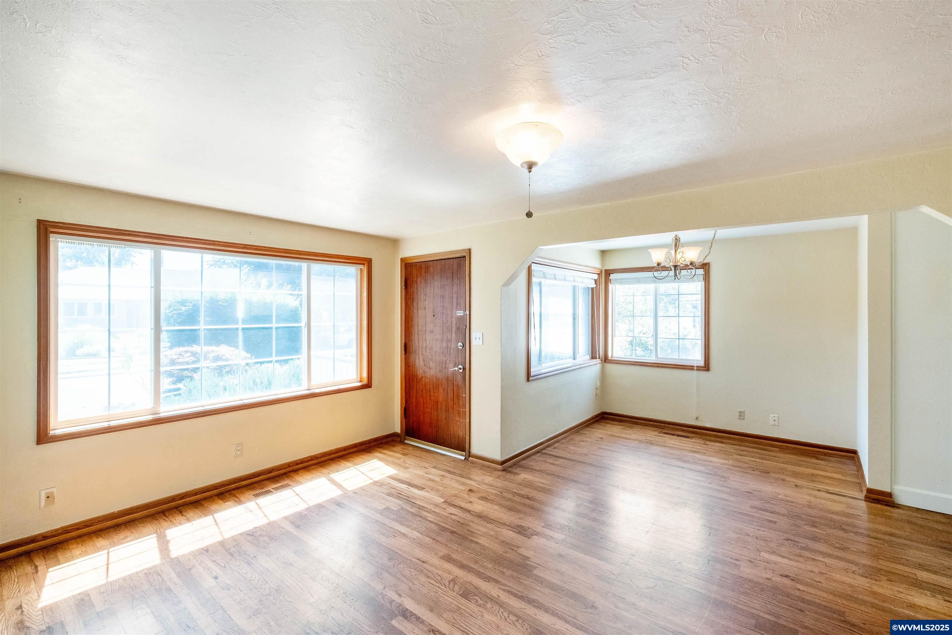 875 Piedmont Av NW