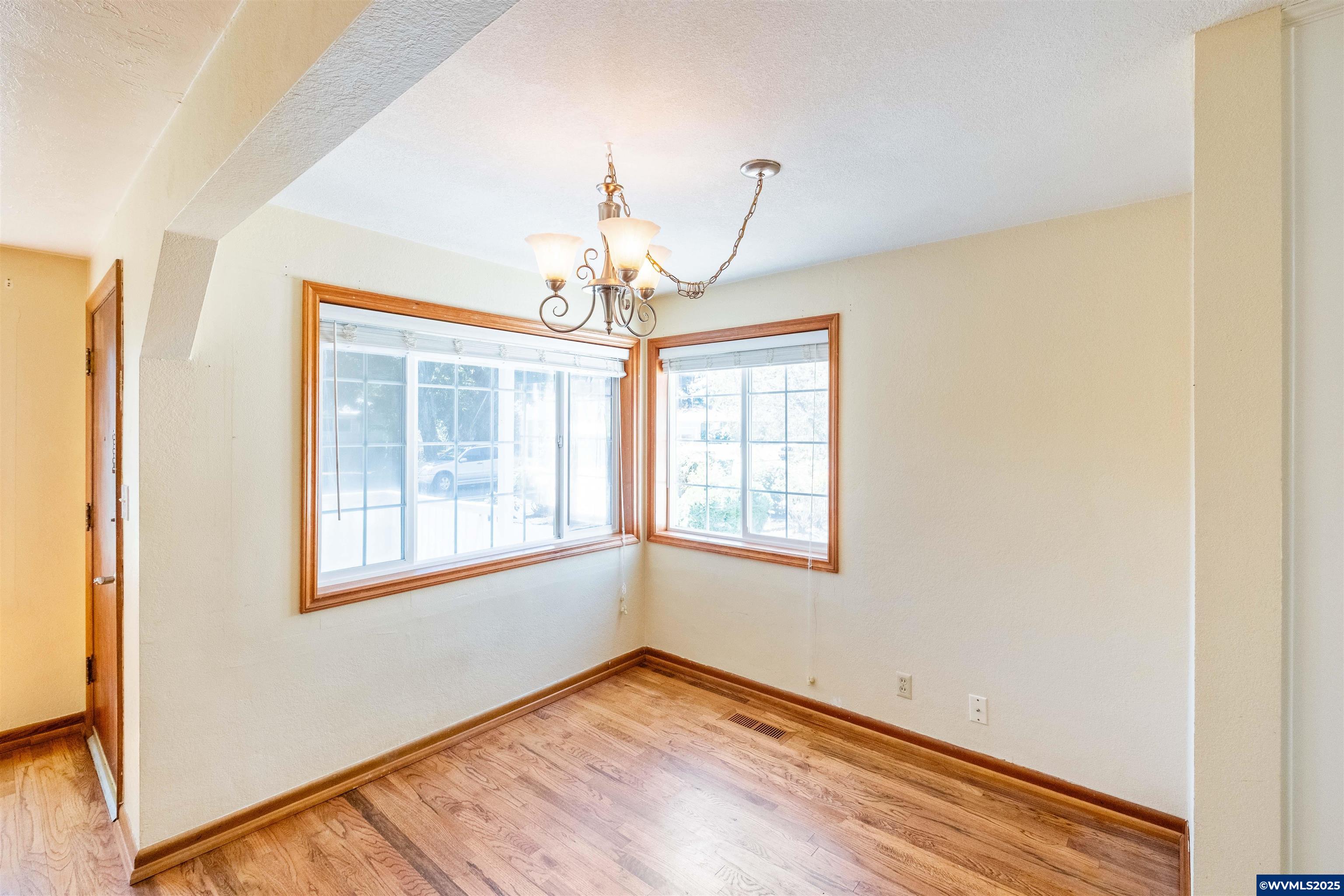 875 Piedmont Av NW