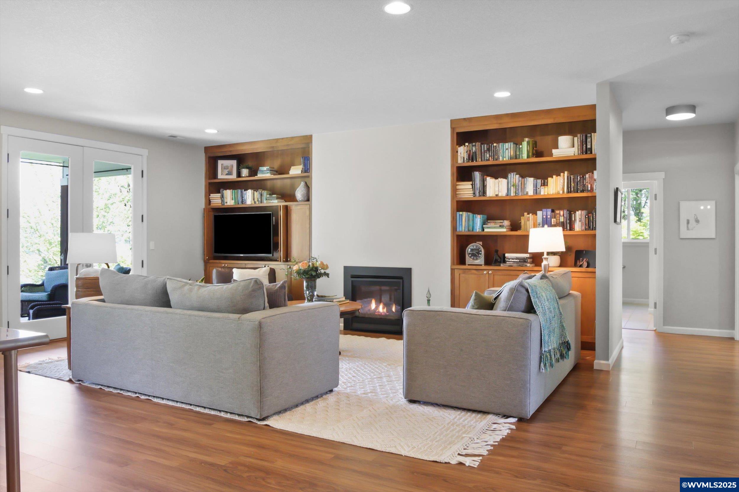 8077 Highland Rd