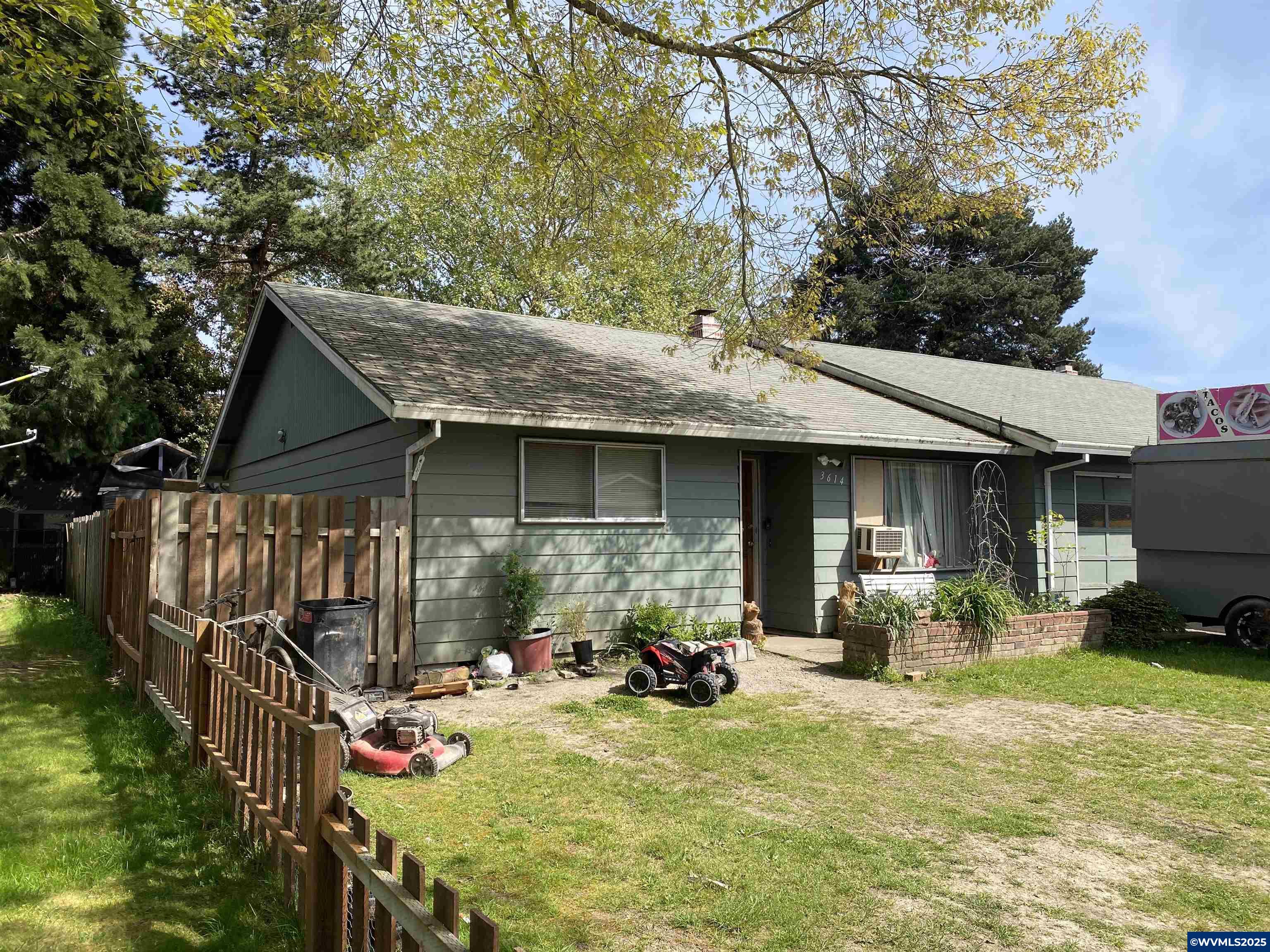 3604 Hermosa (& 3614) Ct NE