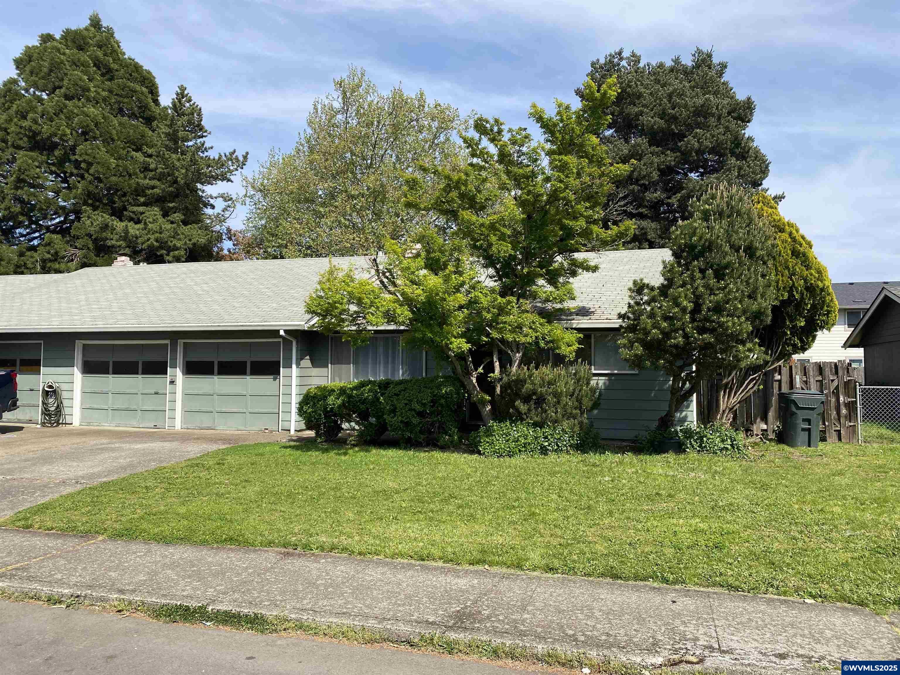 3604 Hermosa (& 3614) Ct NE
