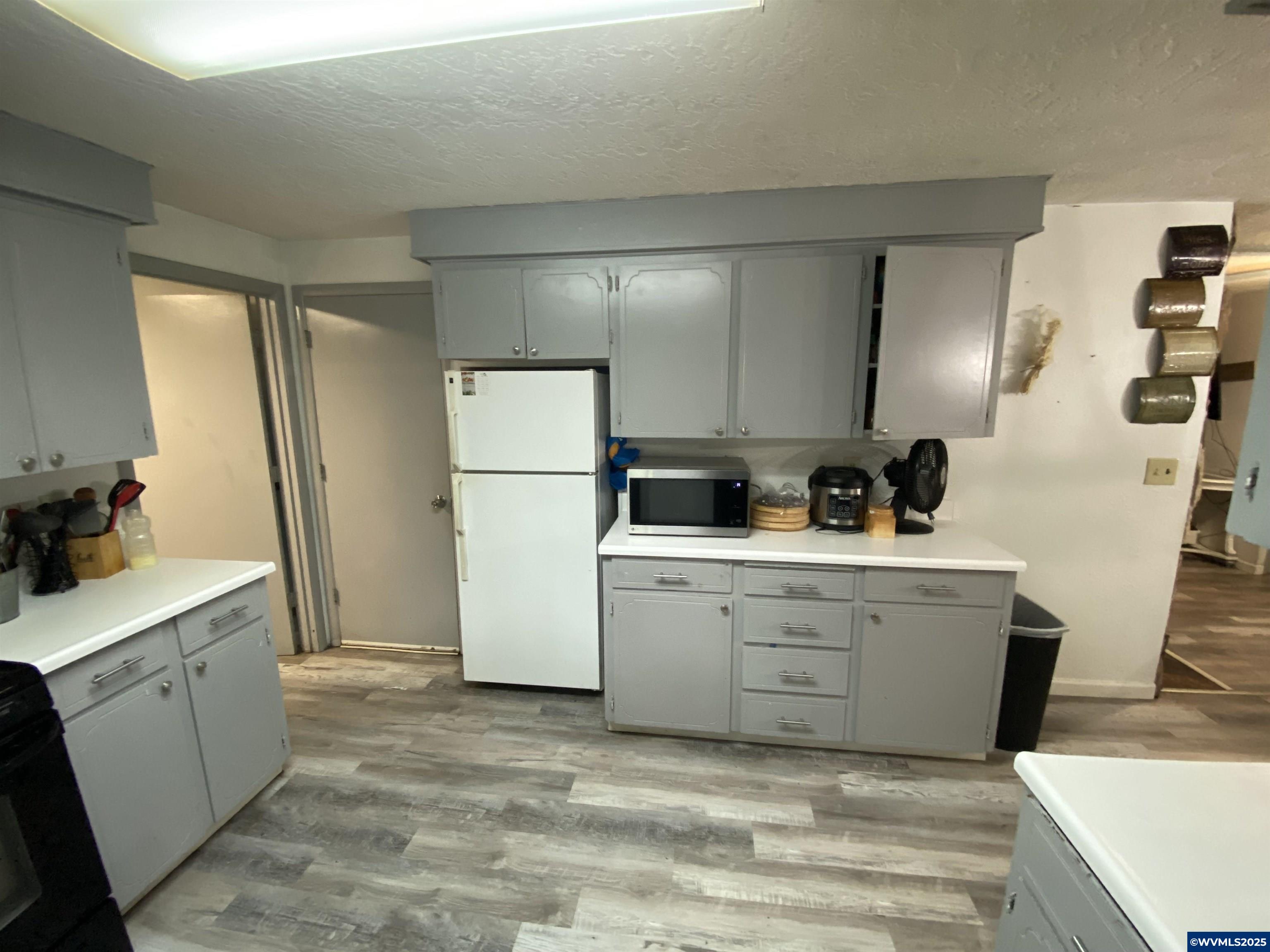 3604 Hermosa (& 3614) Ct NE