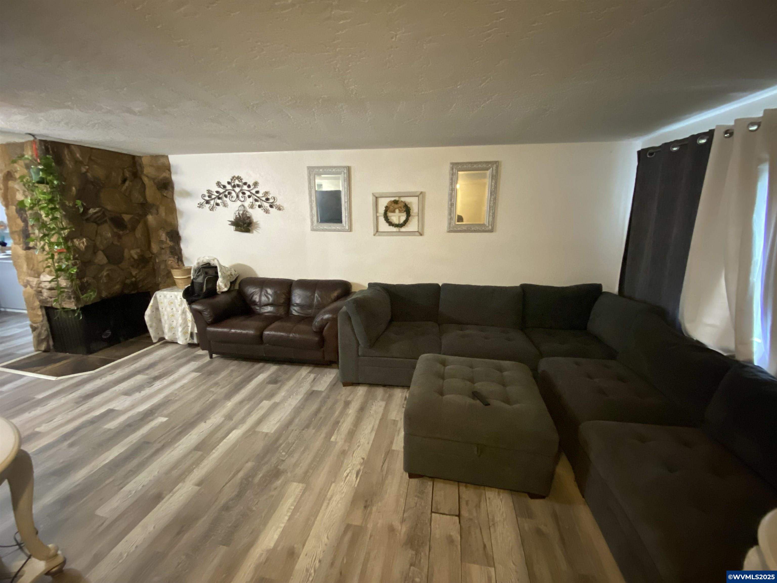 3604 Hermosa (& 3614) Ct NE