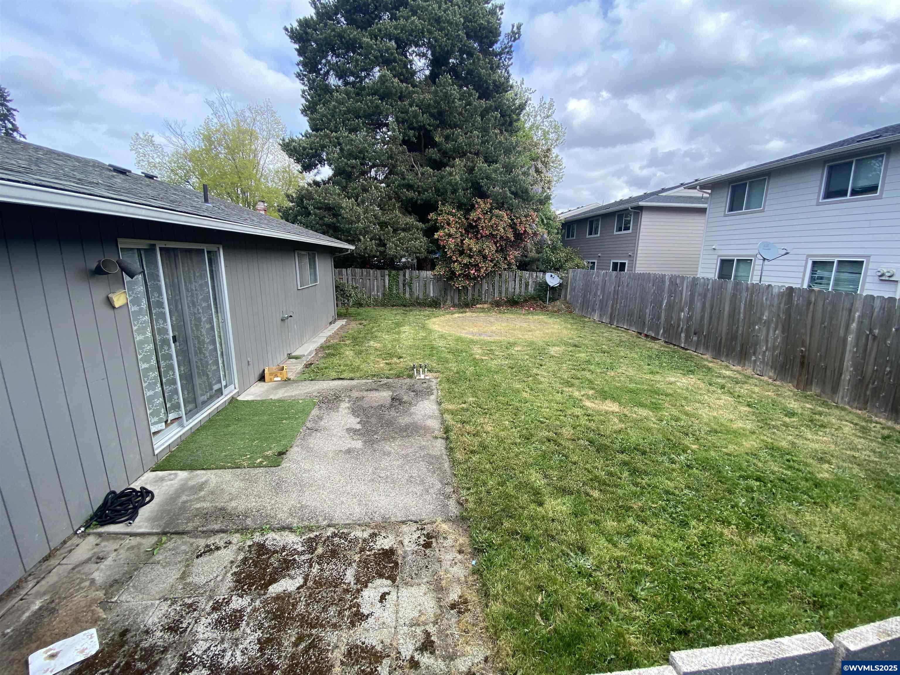 3574 Hermosa (& 3584) Ct NE