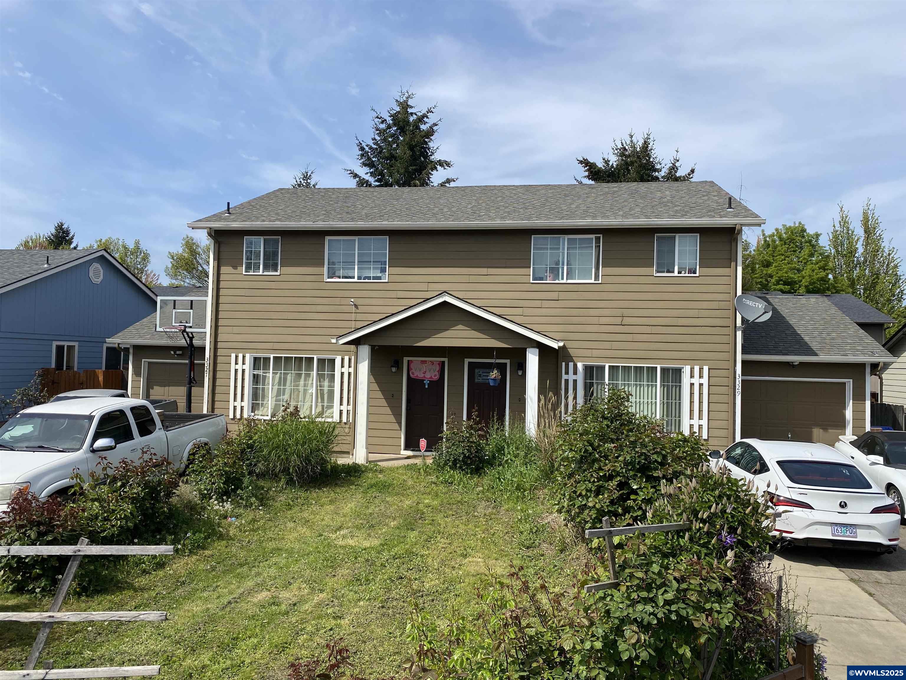 3327 Rockingham (& 3329) Ct NE