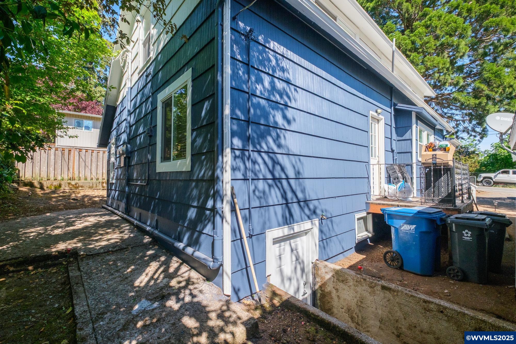 1438 (-1440.5) Glen Creek Rd