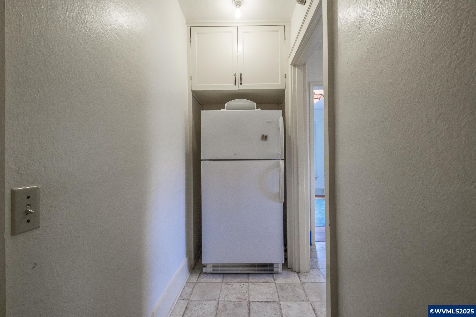 1082 Electric Av SE