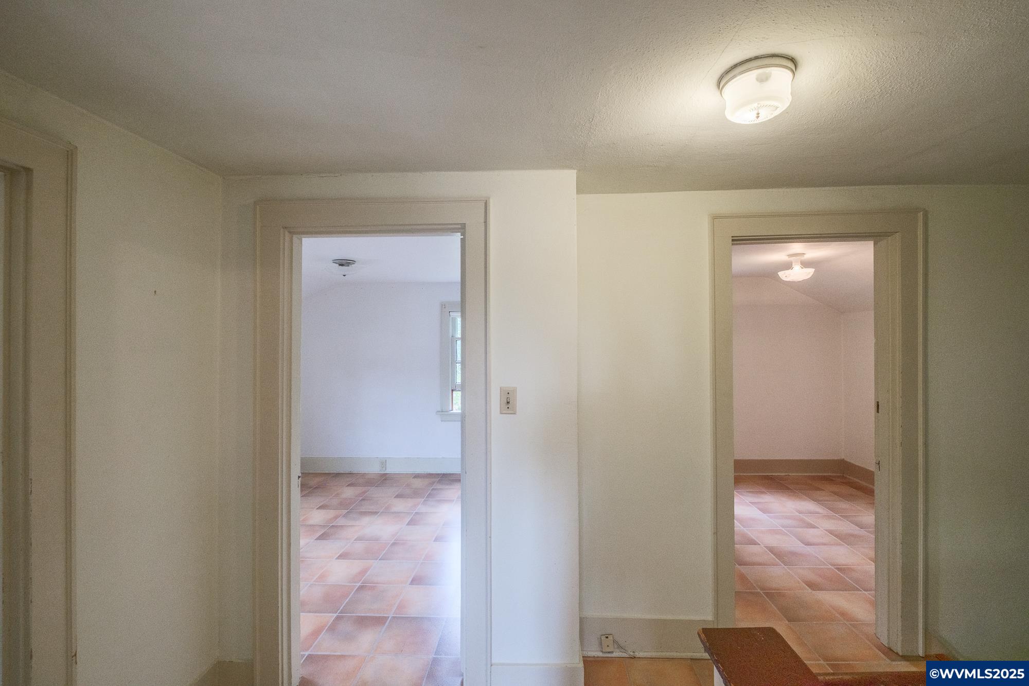 1082 Electric Av SE