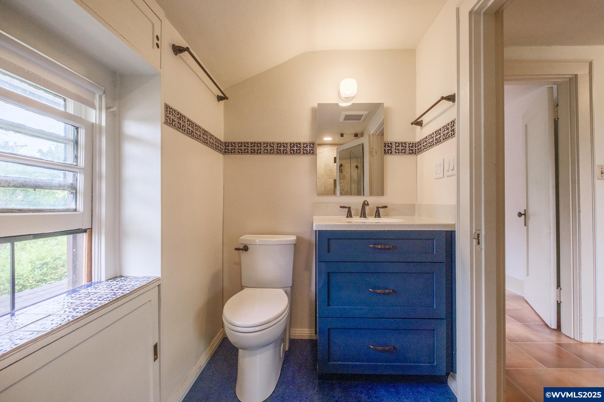 1082 Electric Av SE