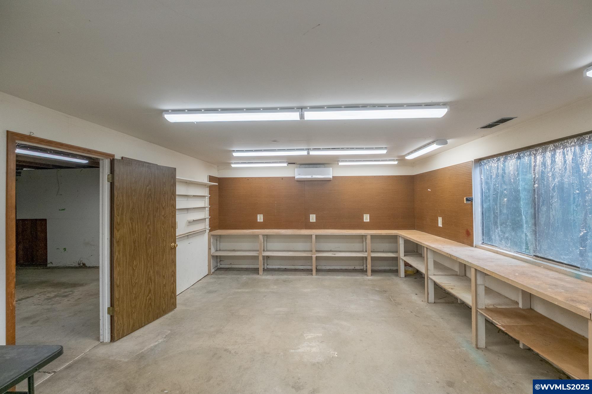 1082 Electric Av SE
