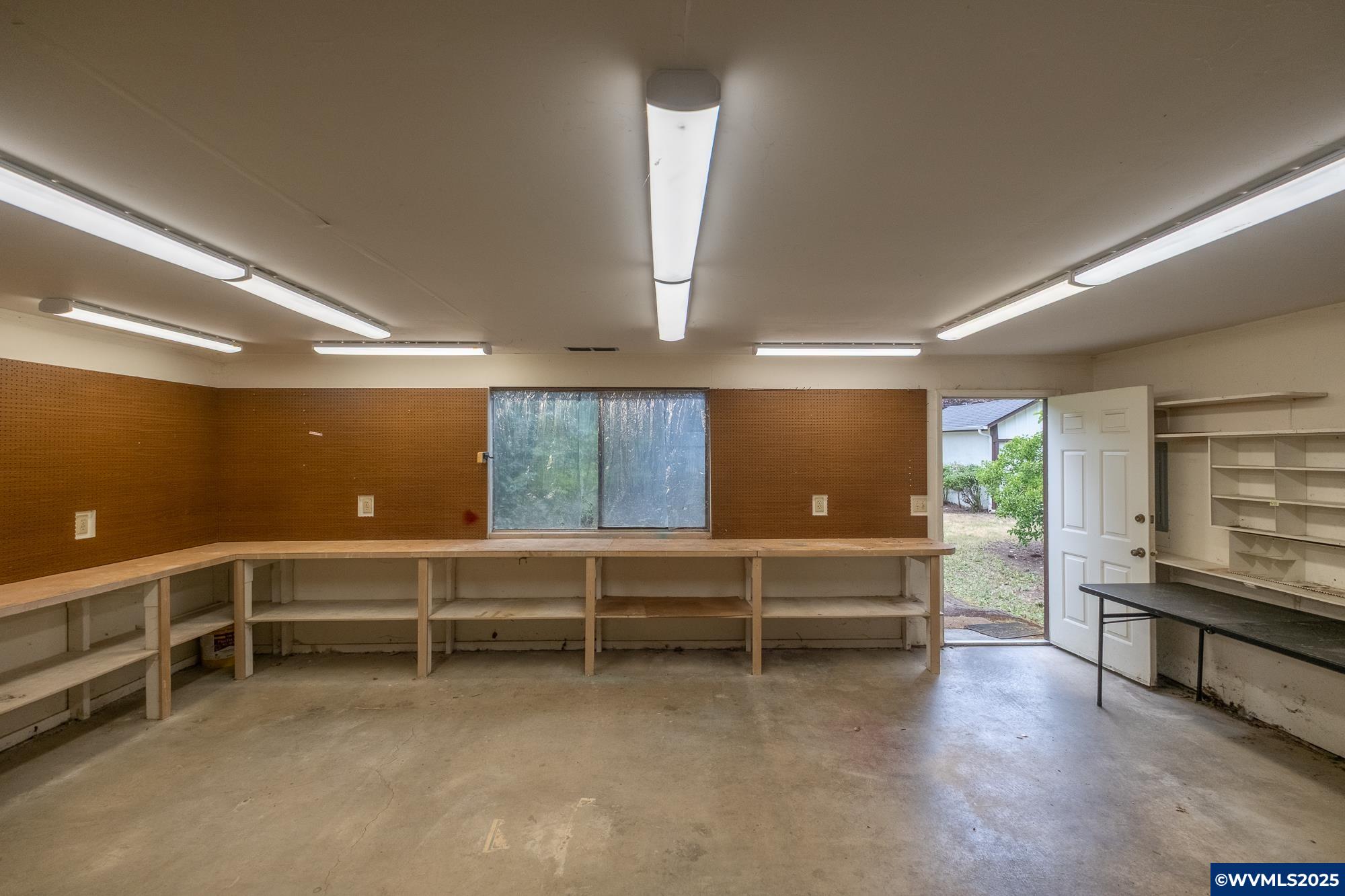 1082 Electric Av SE