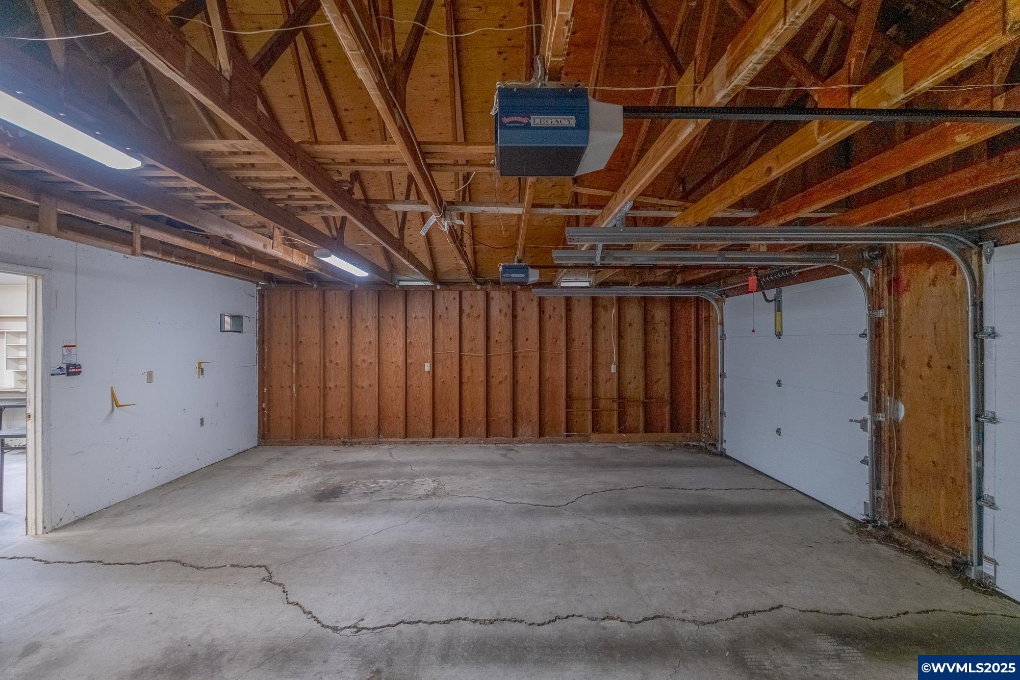 1082 Electric Av SE