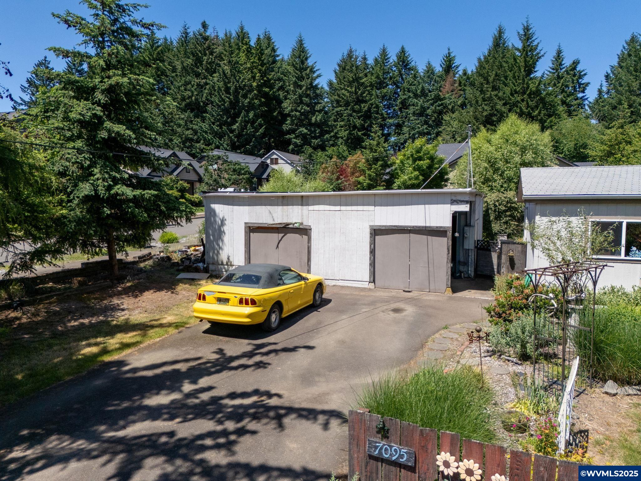 7095 SW Country Club Dr