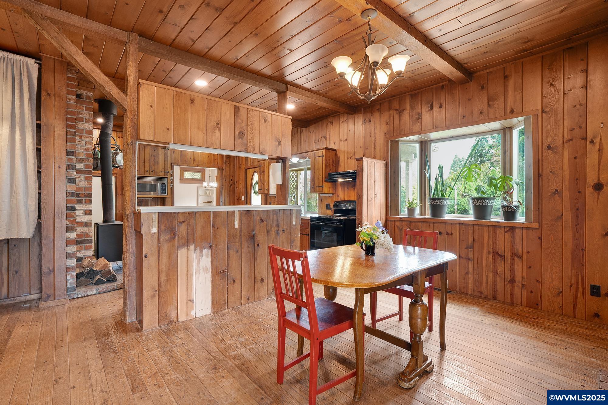 1735 Pine St, Silverton, OR, 97381