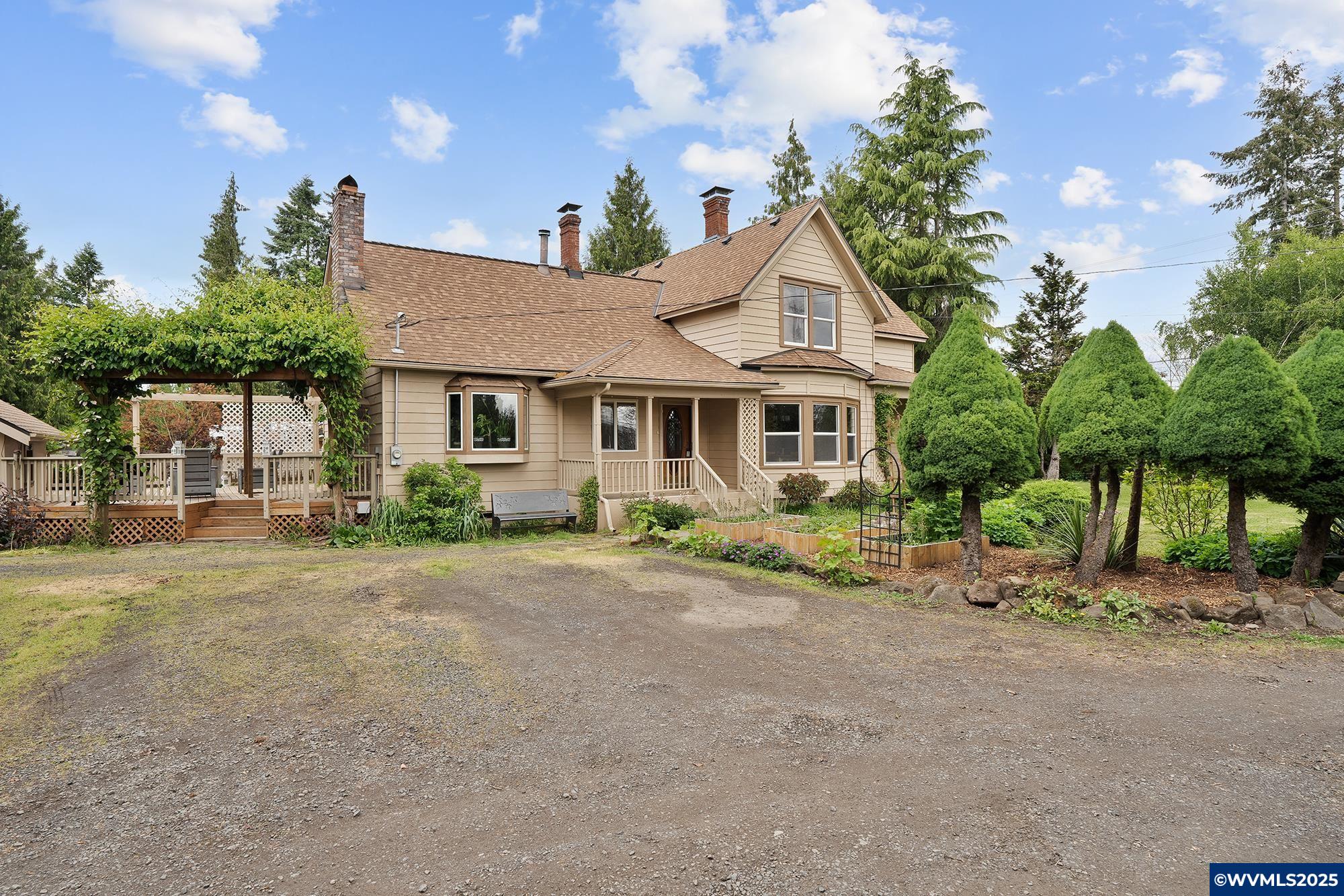 1735 Pine St, Silverton, OR, 97381