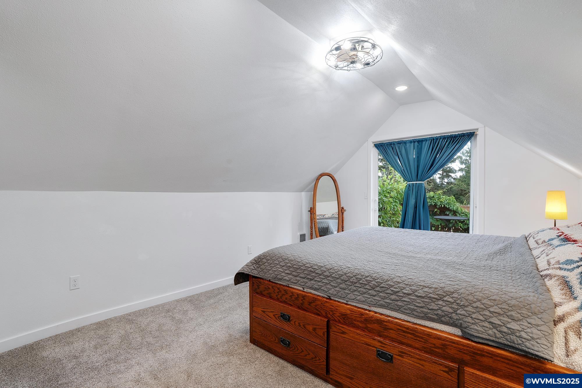 1735 Pine St, Silverton, OR, 97381