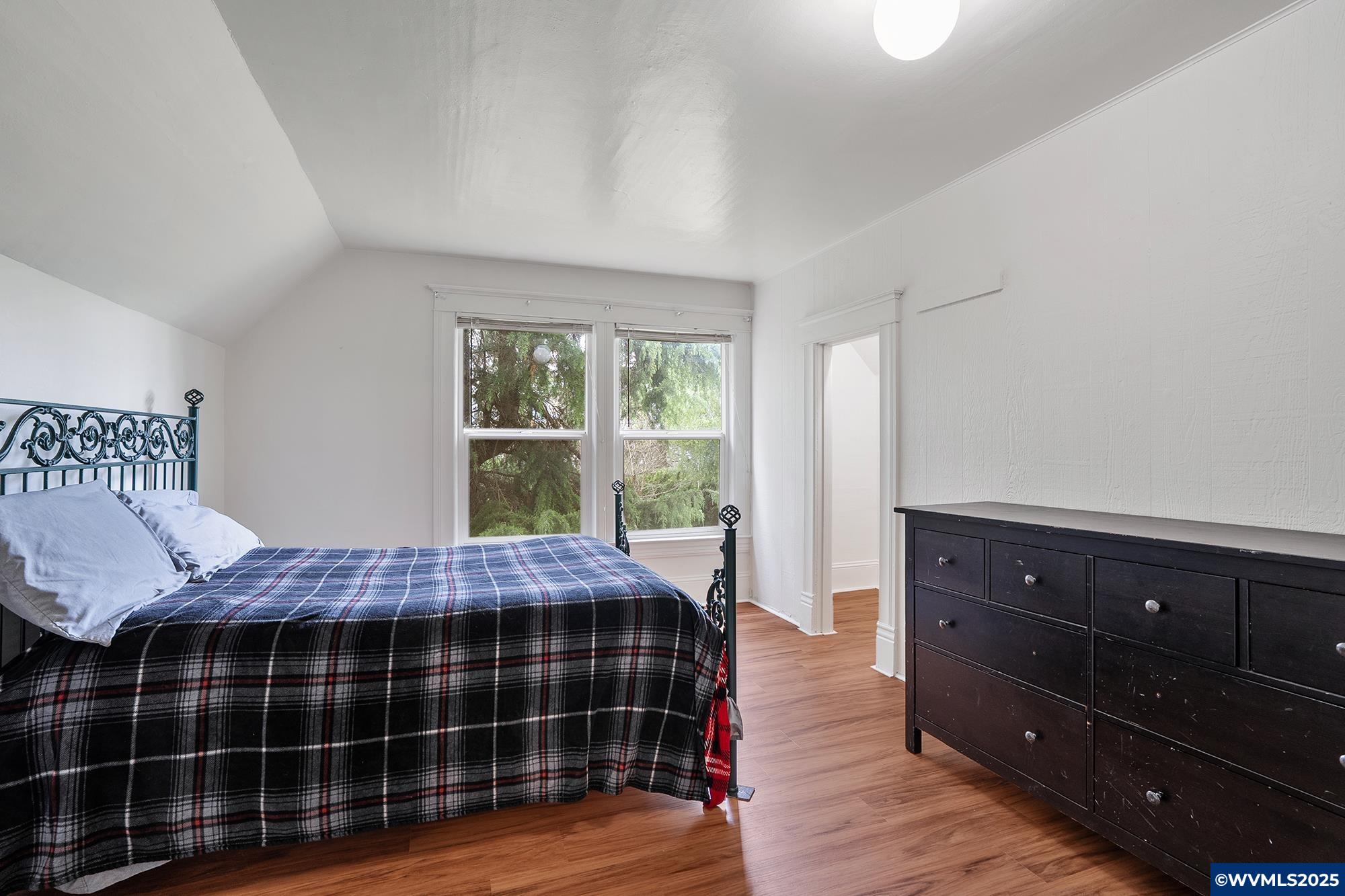 1735 Pine St, Silverton, OR, 97381