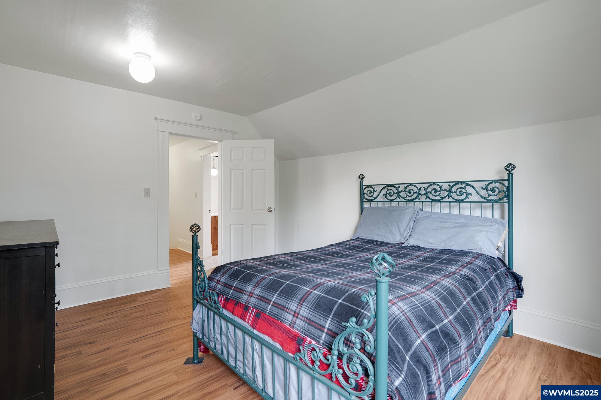 1735 Pine St, Silverton, OR, 97381