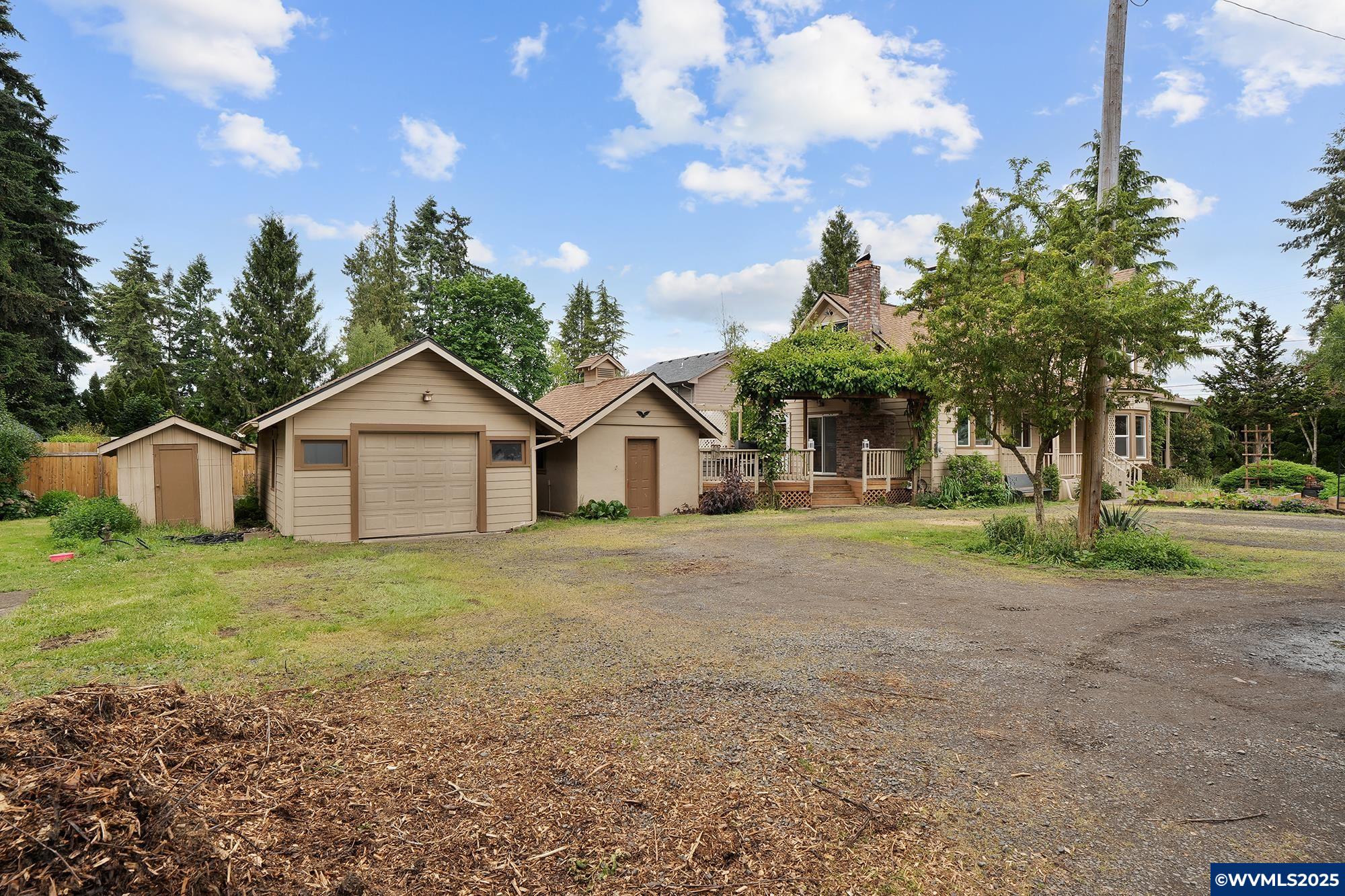 1735 Pine St, Silverton, OR, 97381