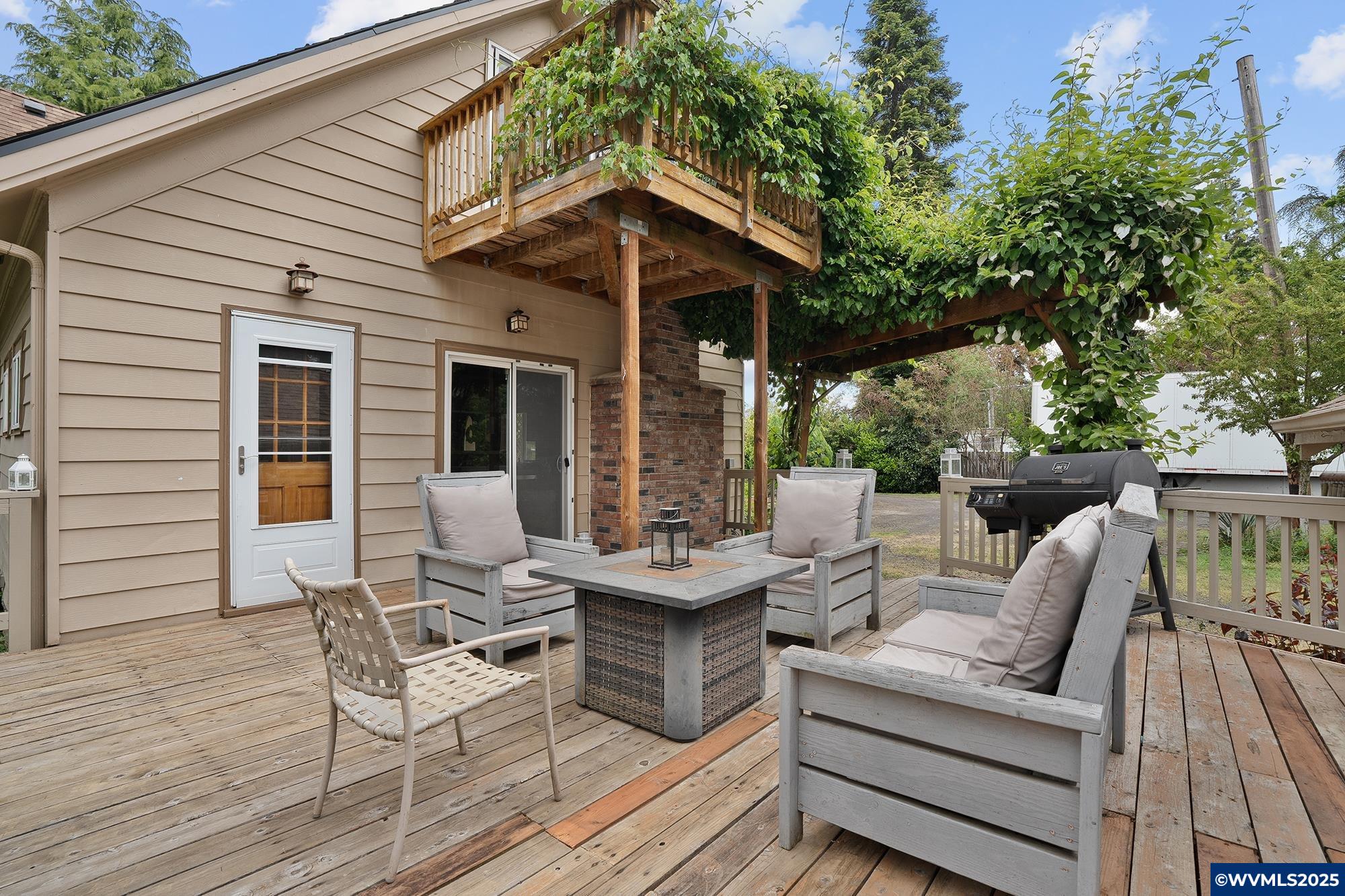 1735 Pine St, Silverton, OR, 97381