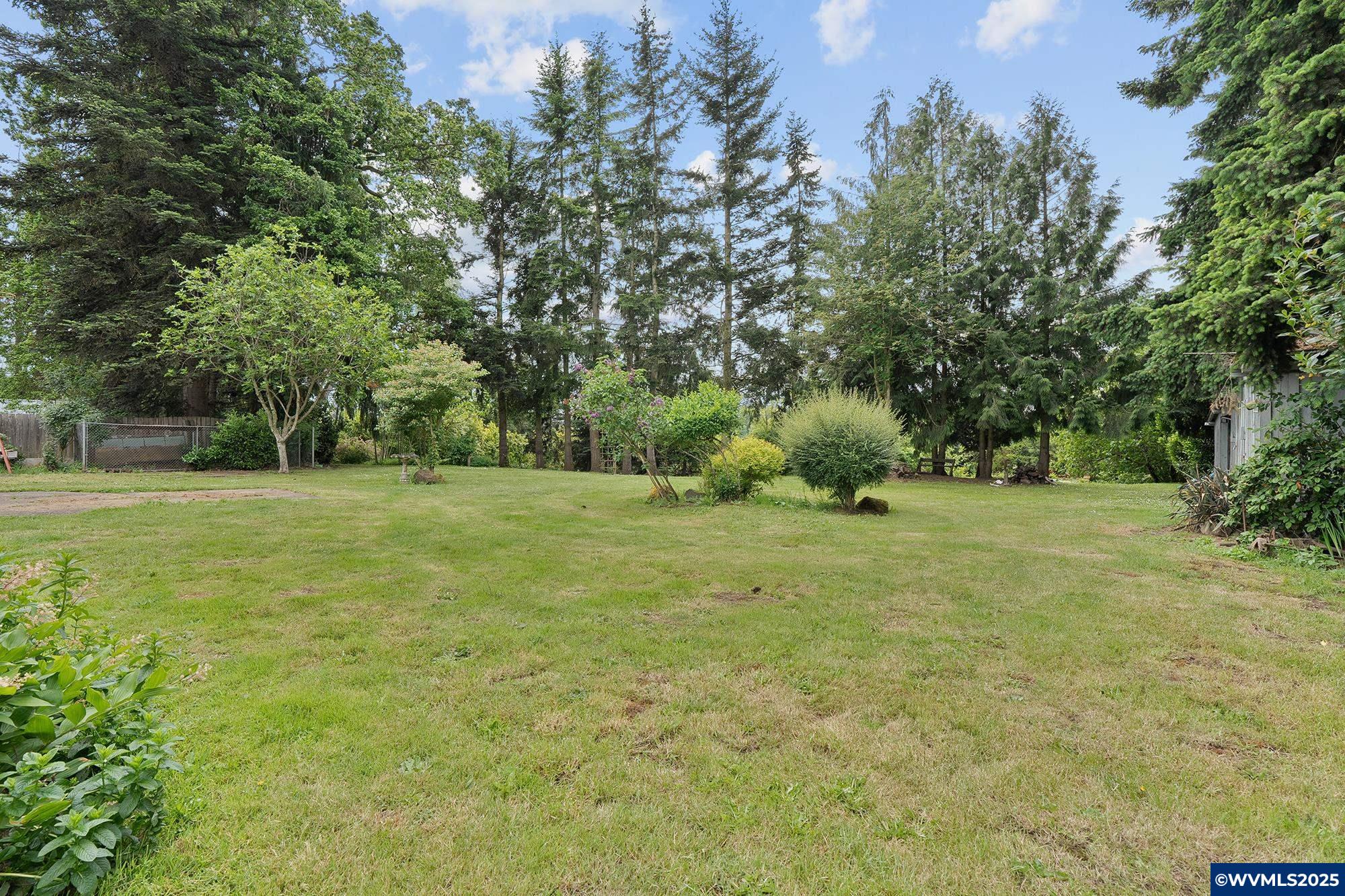 1735 Pine St, Silverton, OR, 97381