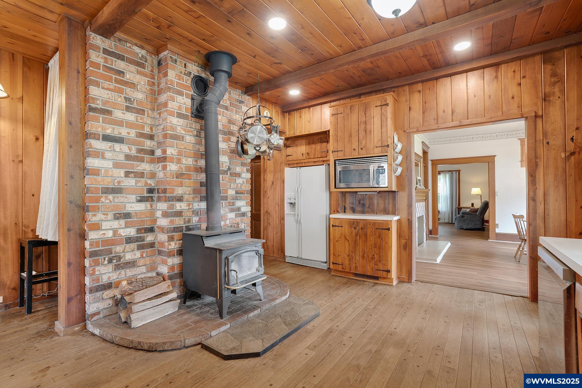 1735 Pine St, Silverton, OR, 97381