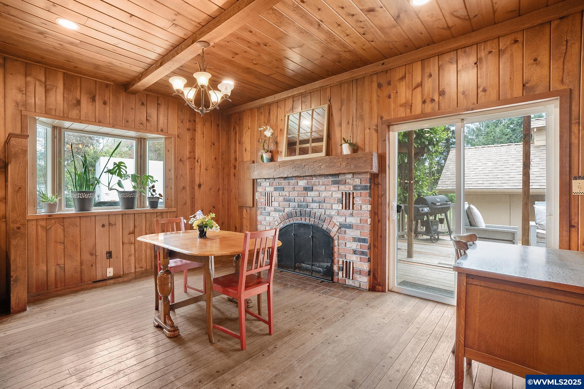 1735 Pine St, Silverton, OR, 97381