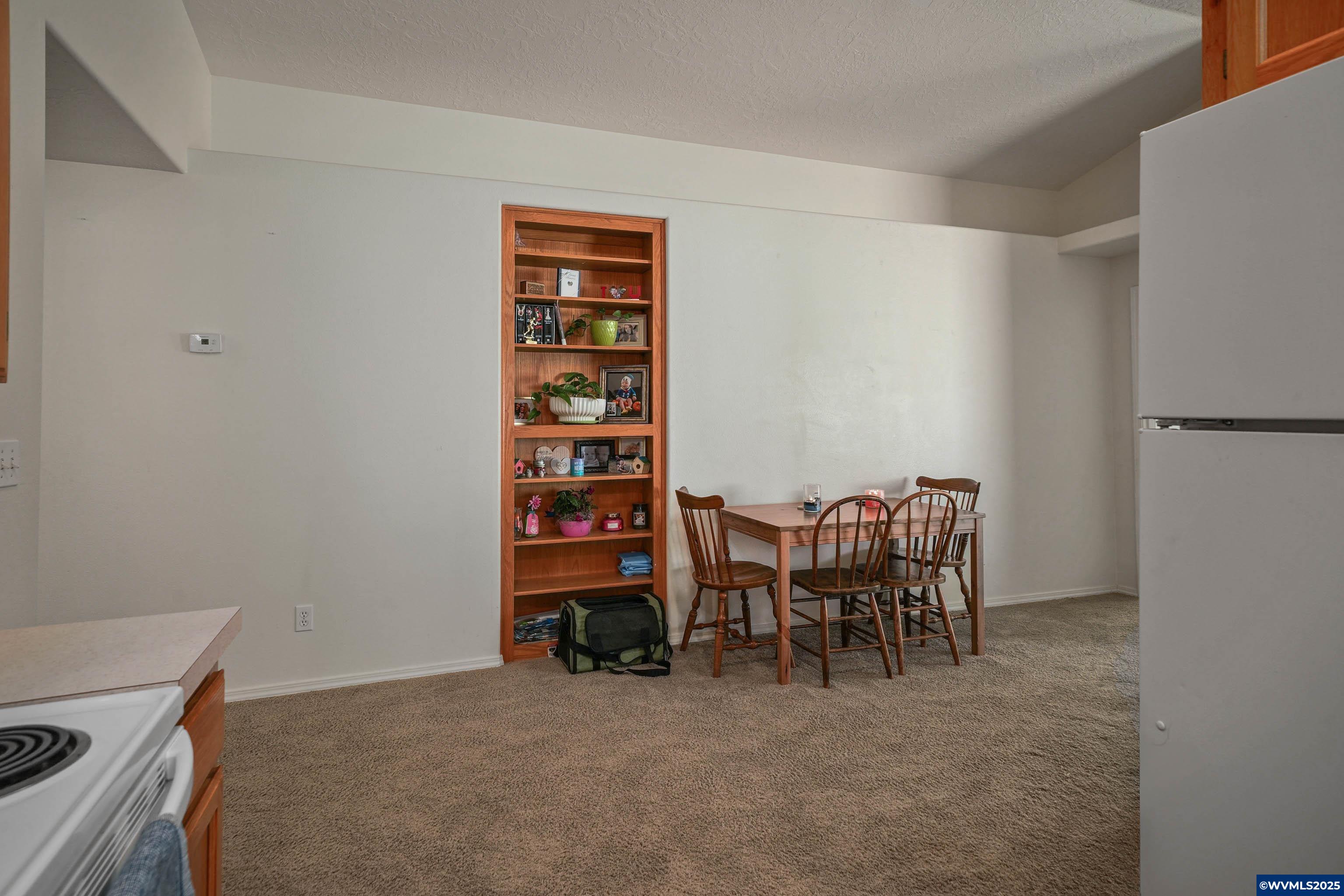 1625 SE Cortland (& 1627) Av