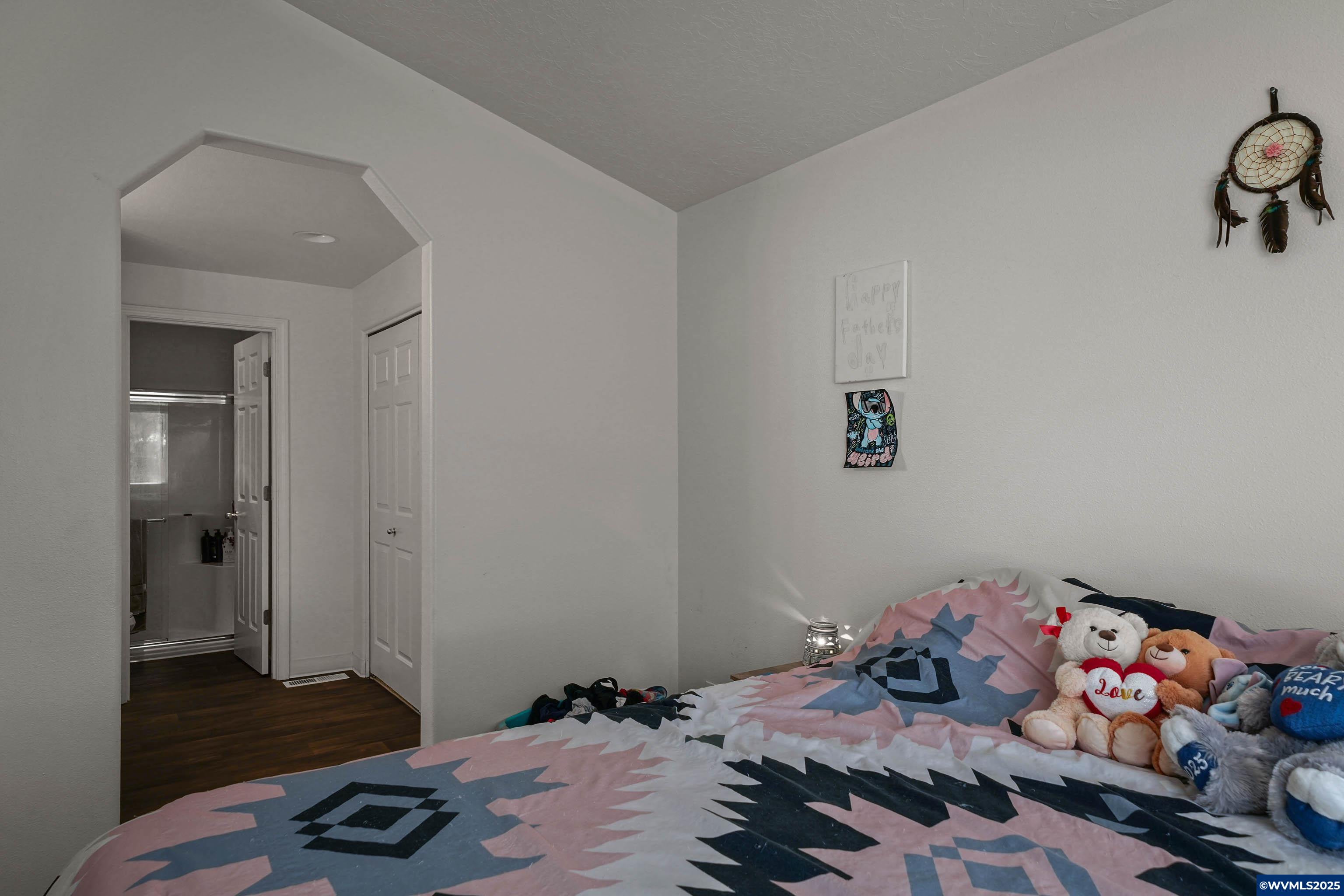 1625 SE Cortland (& 1627) Av