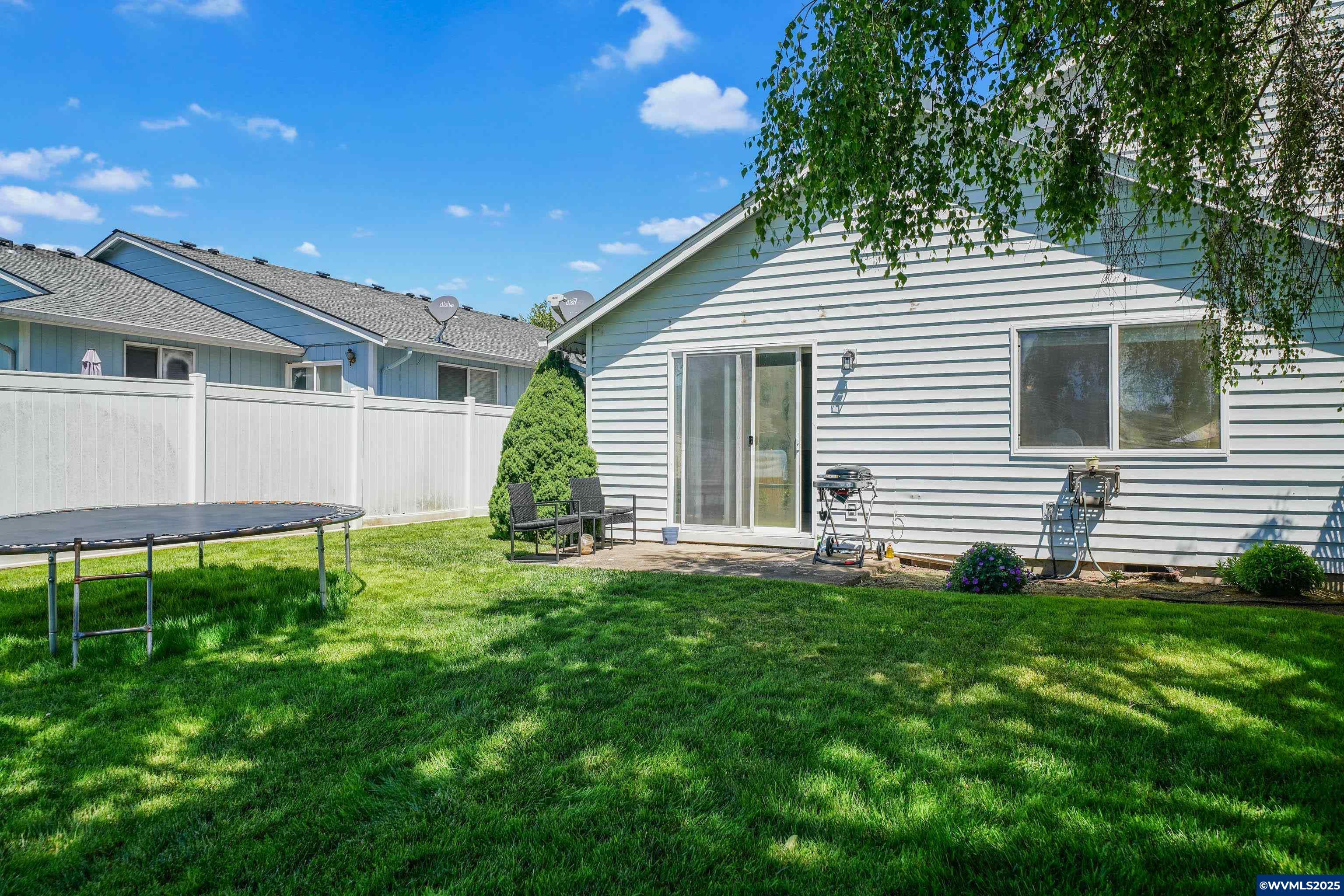 1625 SE Cortland (& 1627) Av