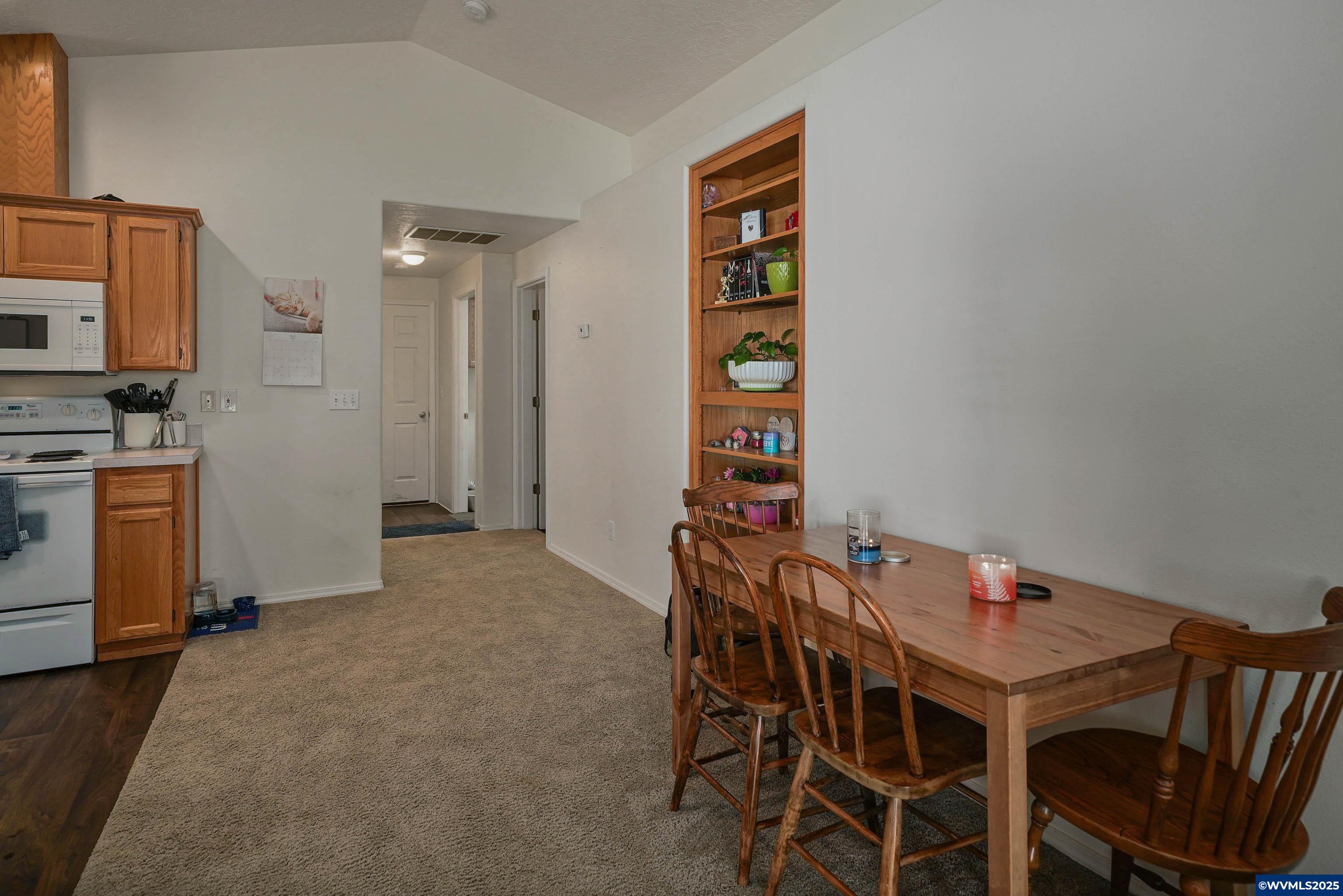 1625 SE Cortland (& 1627) Av