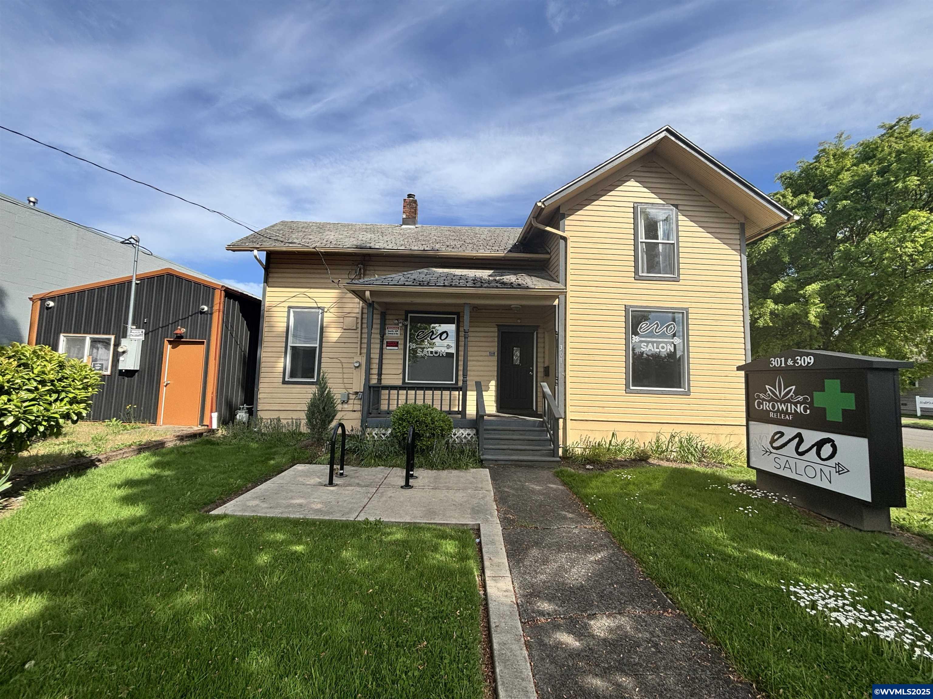 309 Shipping St NE