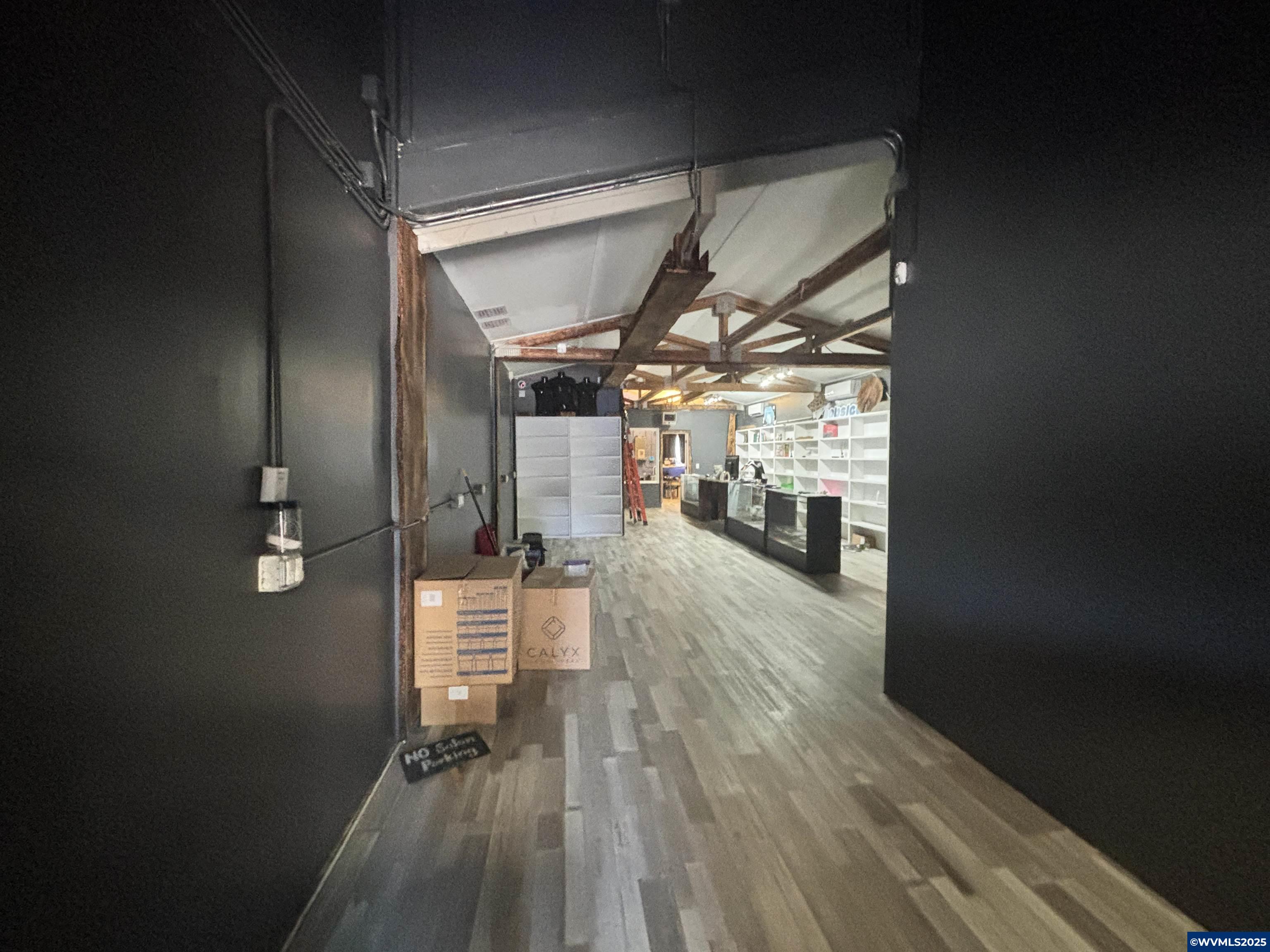 309 Shipping St NE
