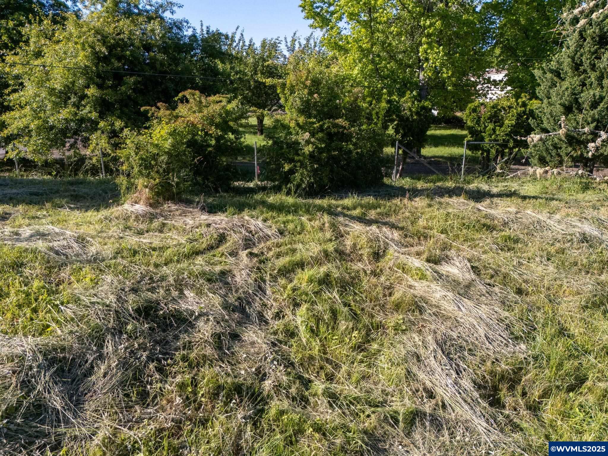 1805 NW Grant Av