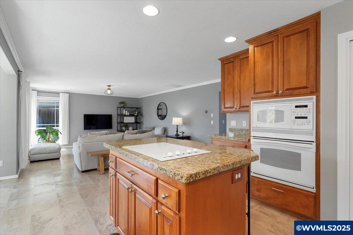5461 Monterey Dr