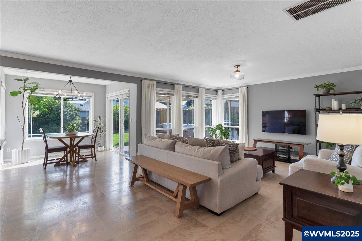 5461 Monterey Dr