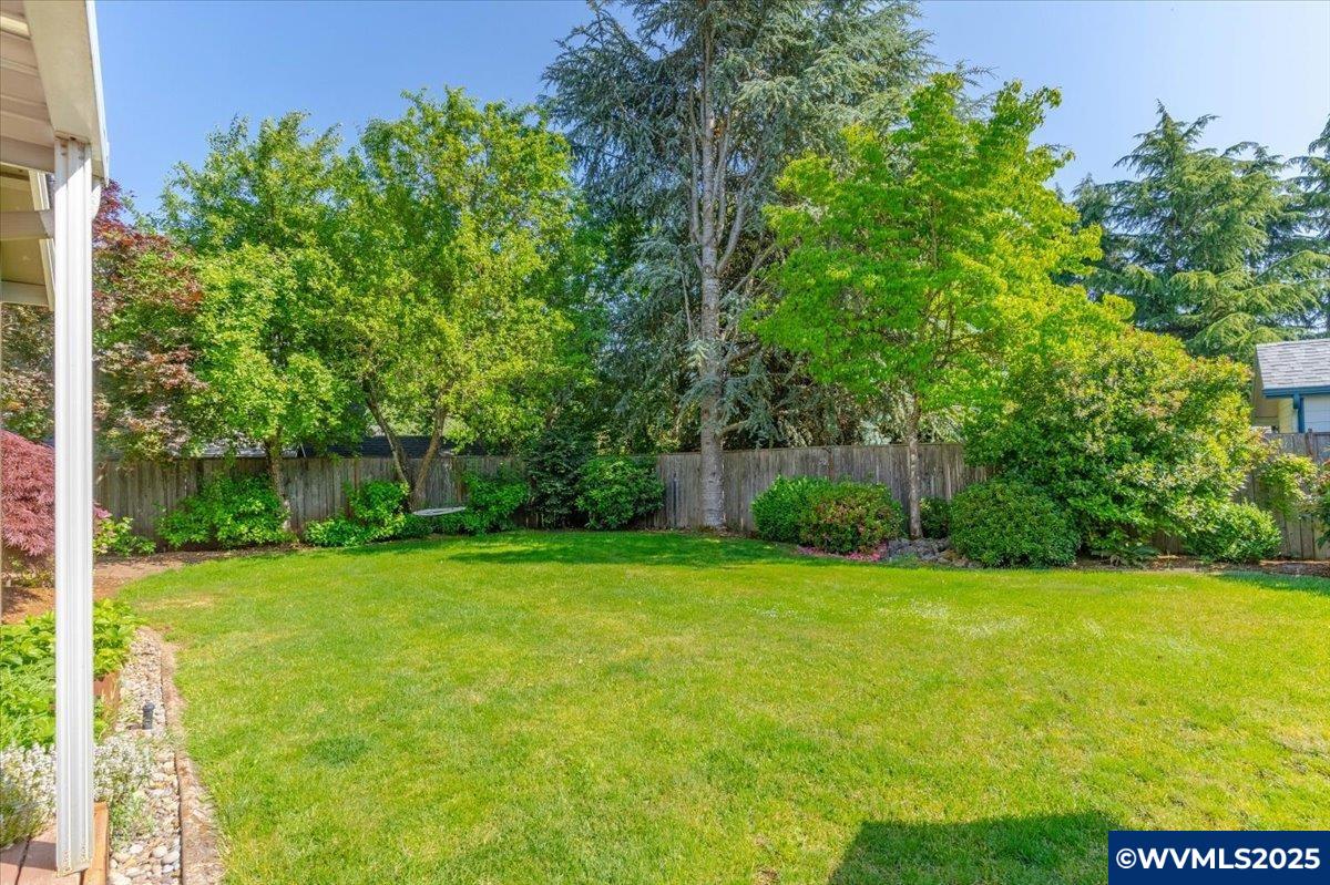 5461 Monterey Dr