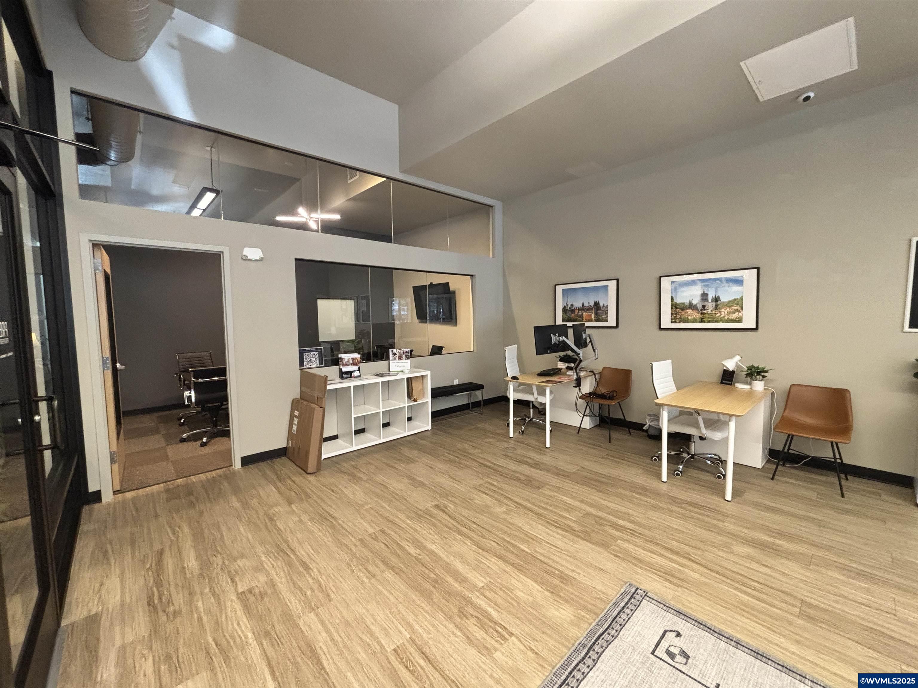 223 Commercial #102 St NE