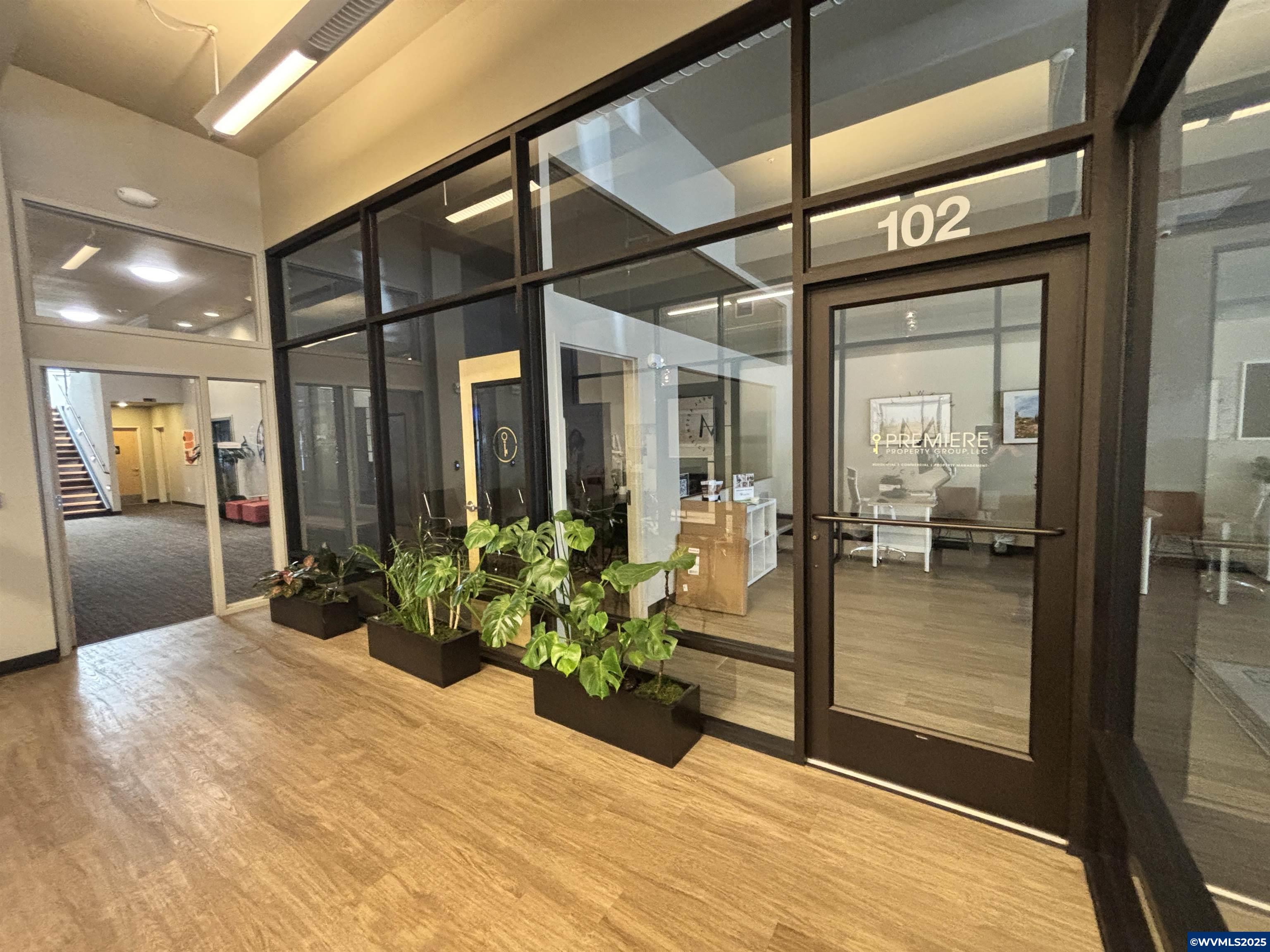 223 Commercial #102 St NE