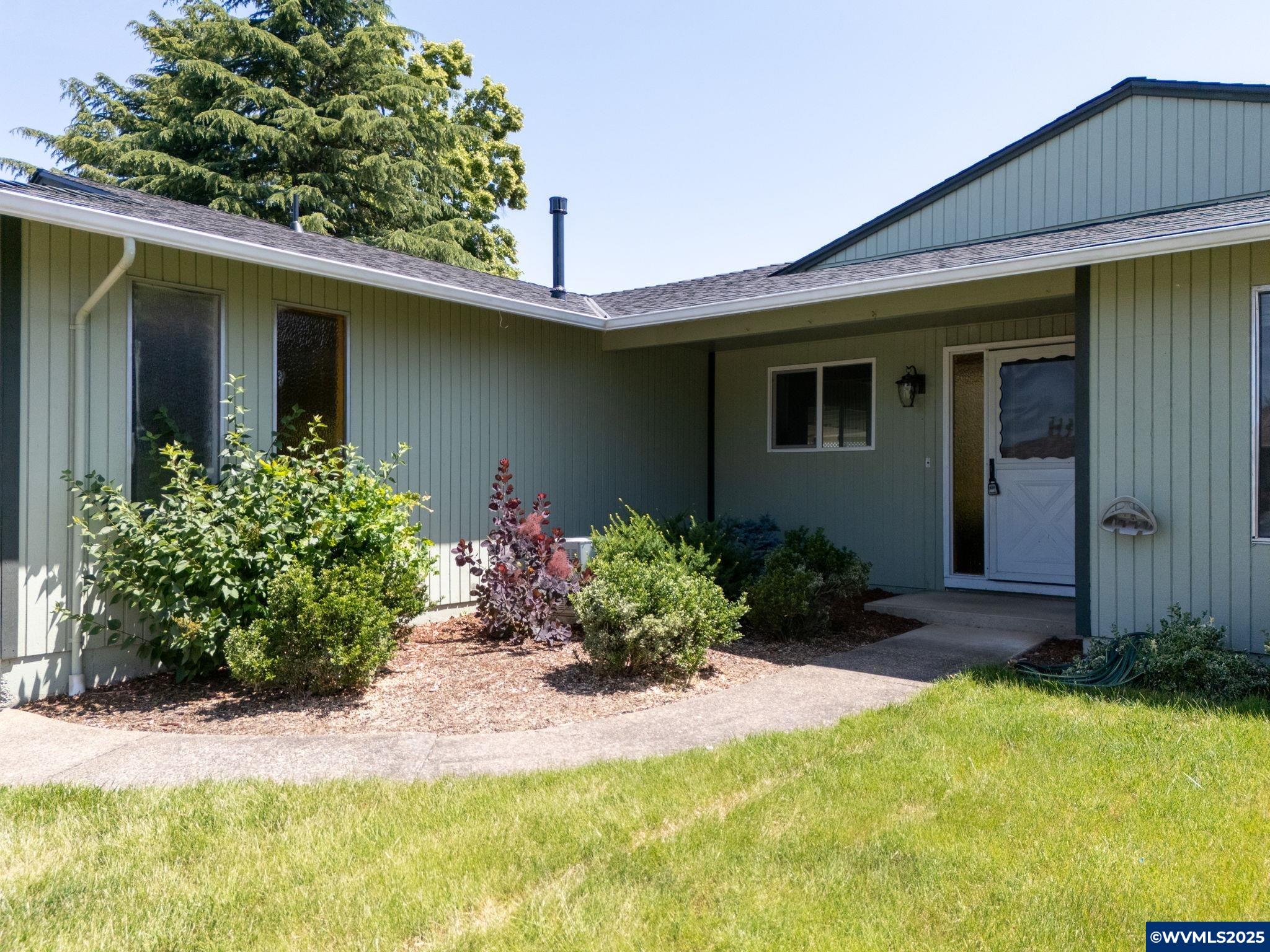 2005 SE Madison Av