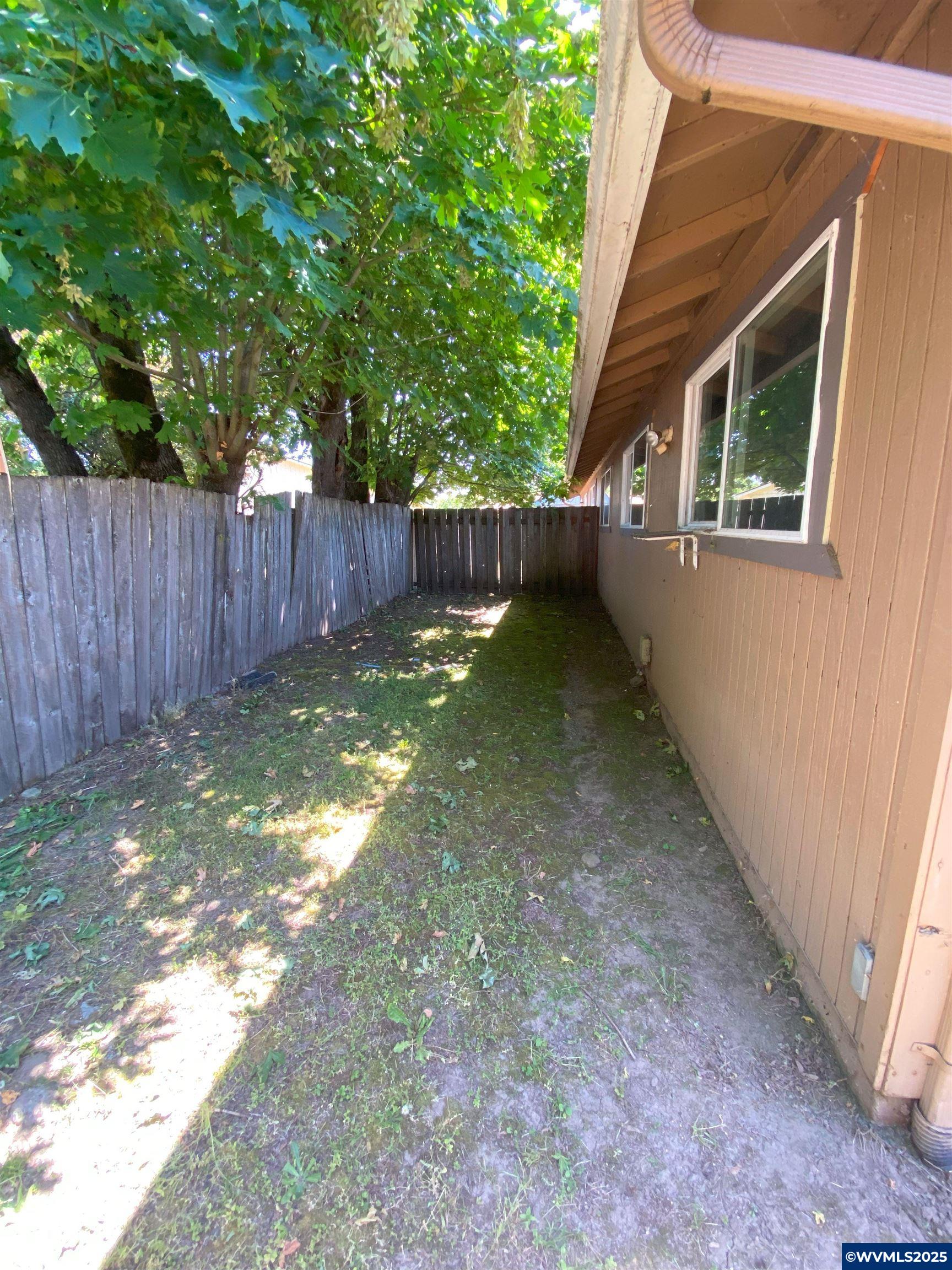 4805 Buffalo (& 4807) Dr SE
