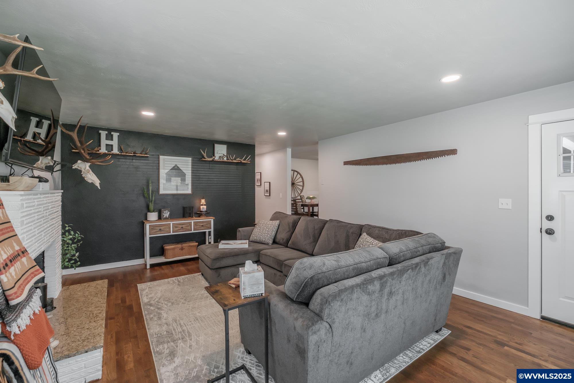3501 Bernard Av NE