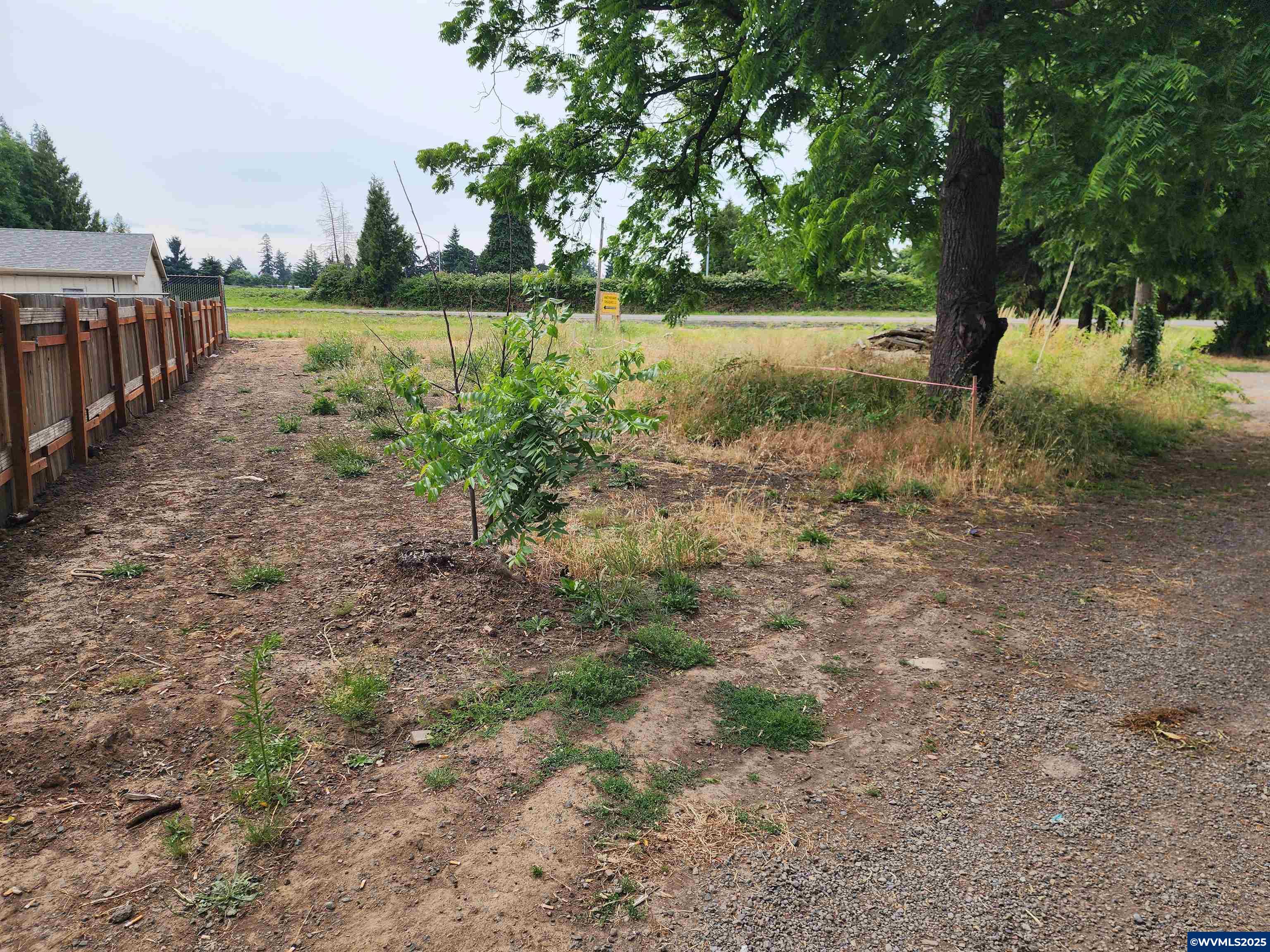 IG zoned property with easy access to Martin Luther King Jr BLVD and I-5. 2 Flat useable lots with water and sewer to the front lot. Home was torn down so it is ready for your dream