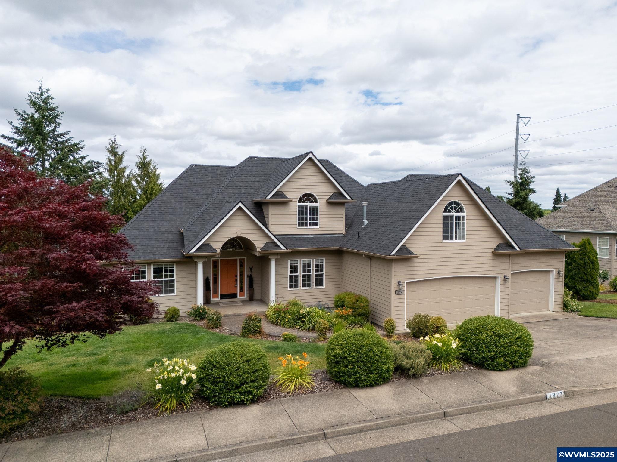 1977 Penrose Av NW