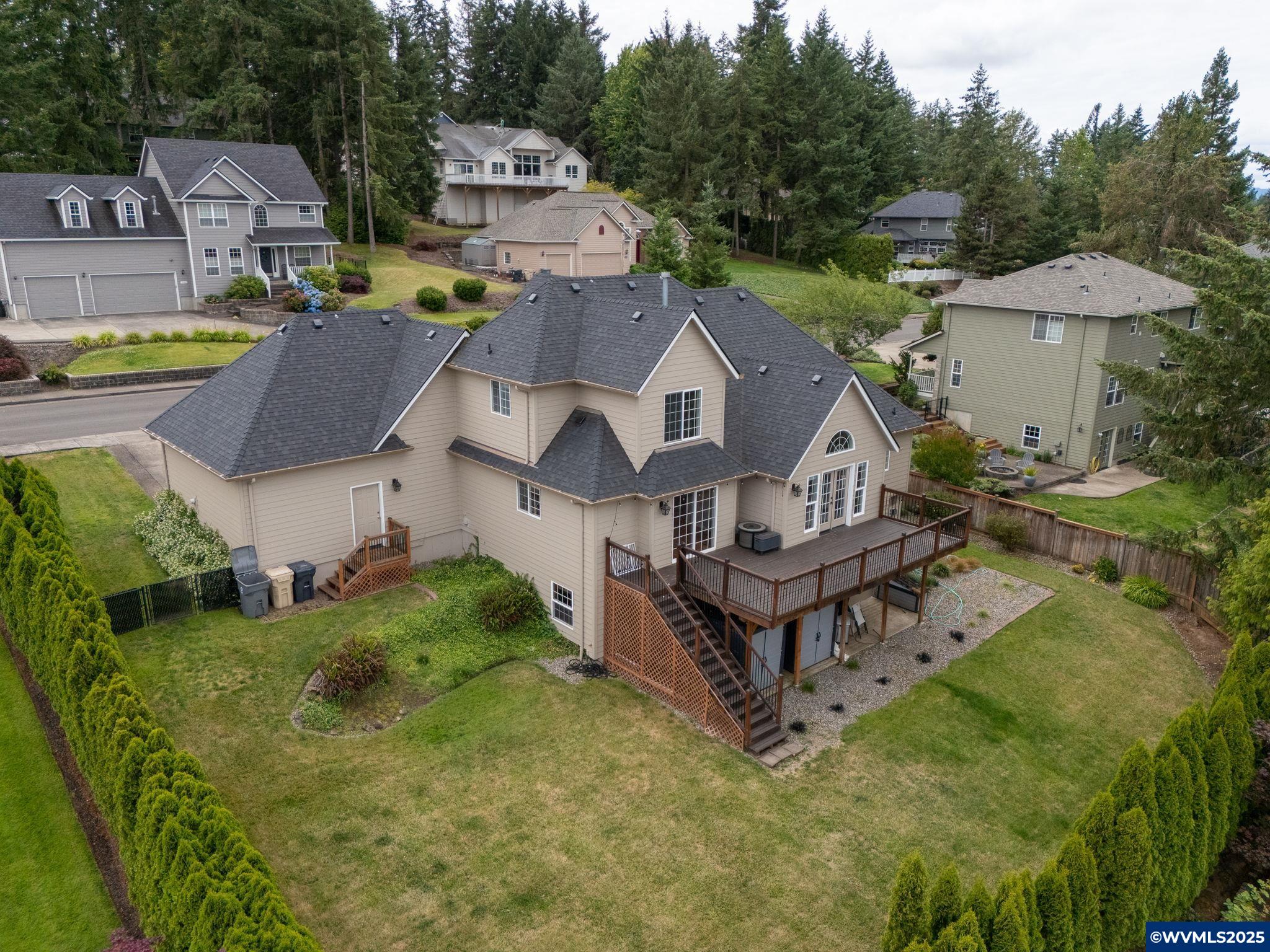 1977 Penrose Av NW