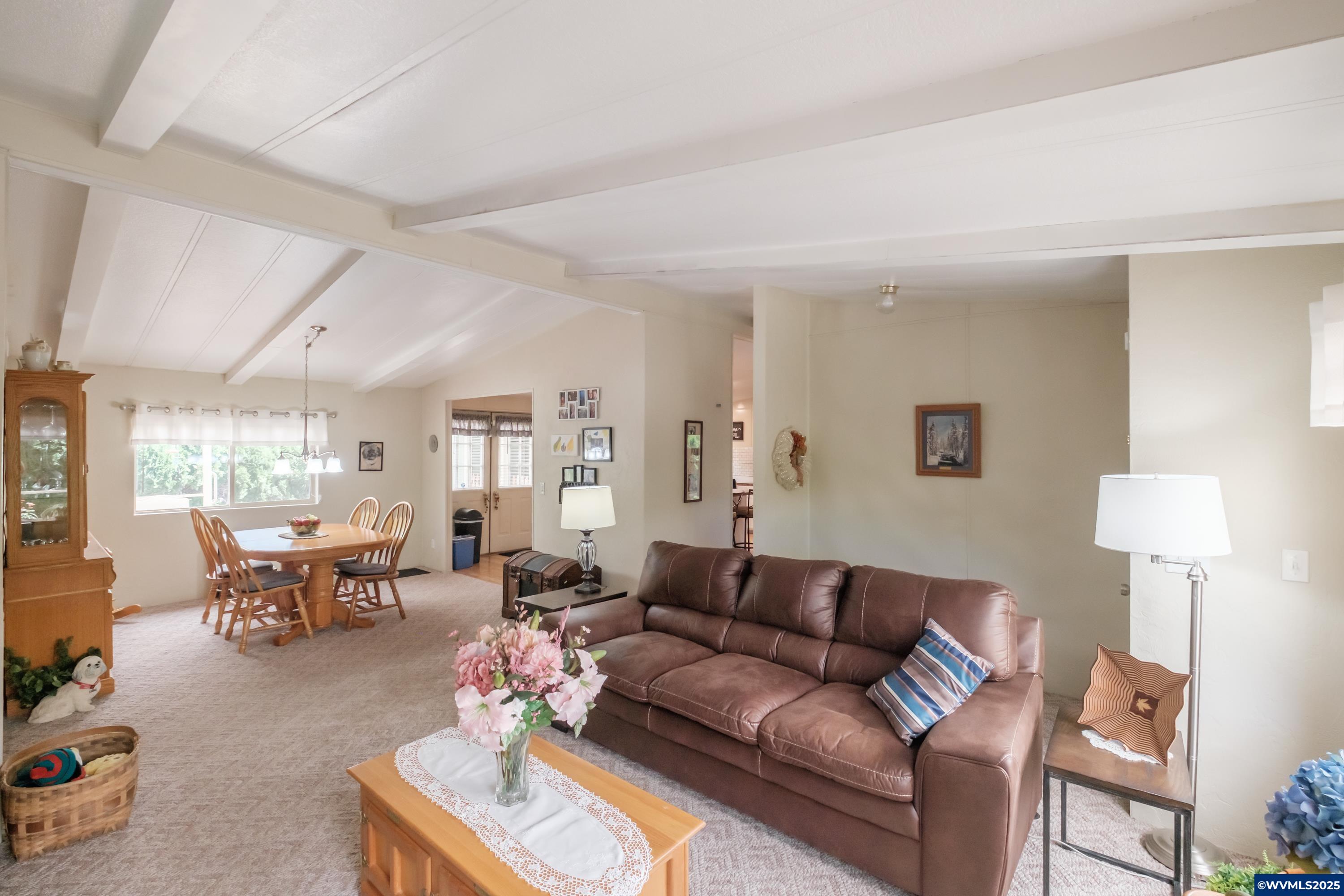 3800 Mountain View Dr SE