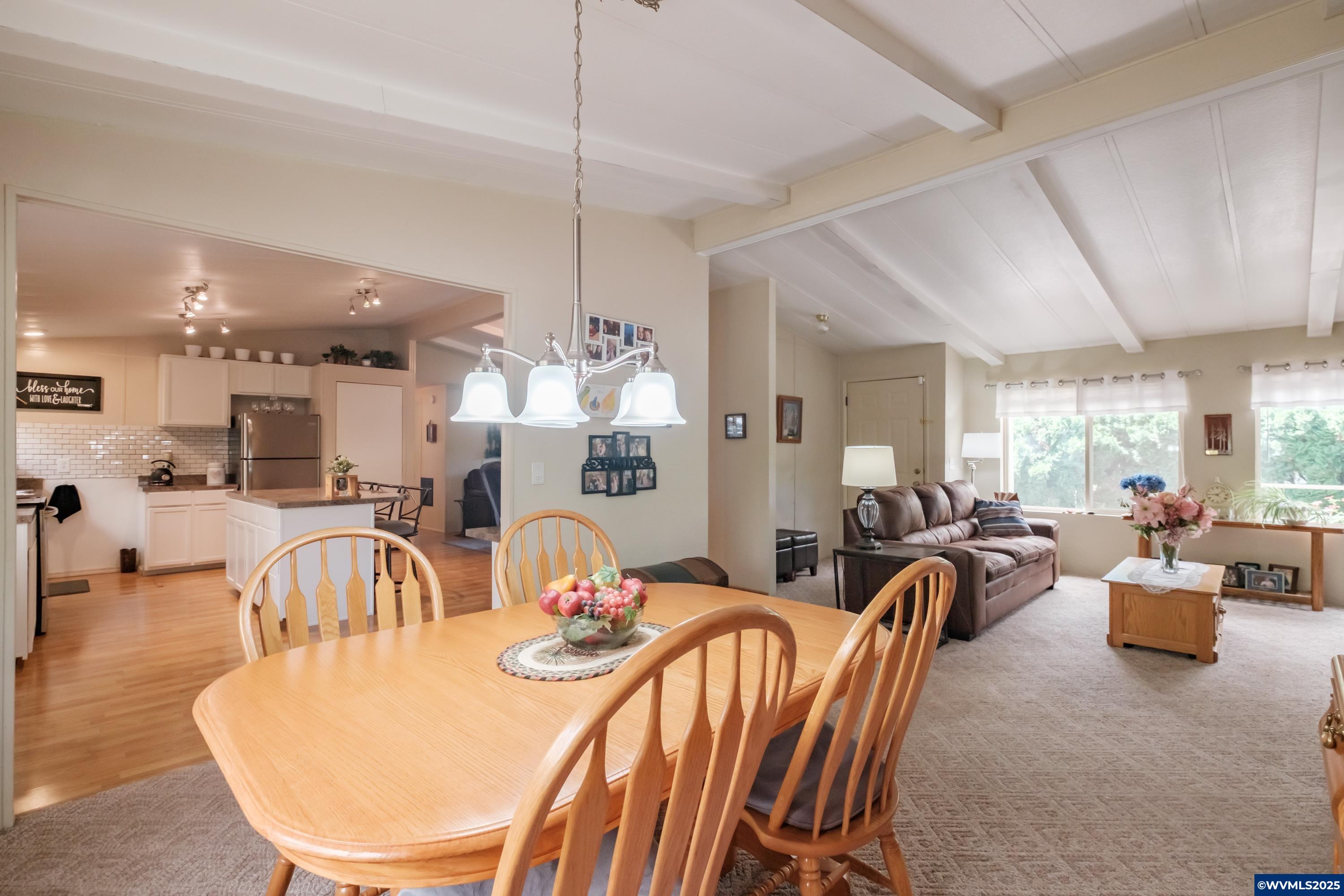 3800 Mountain View Dr SE