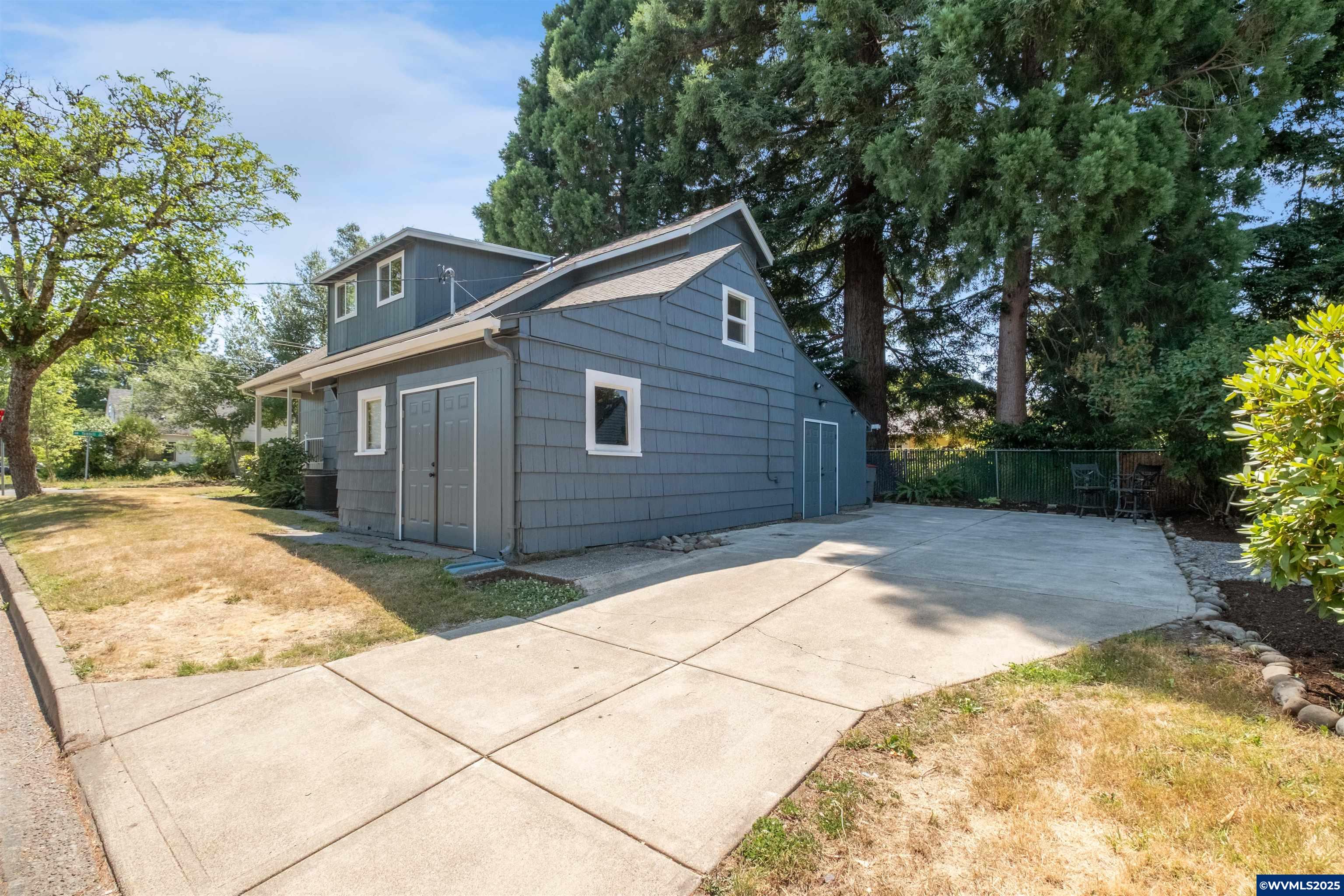 1139 NW Yamhill St